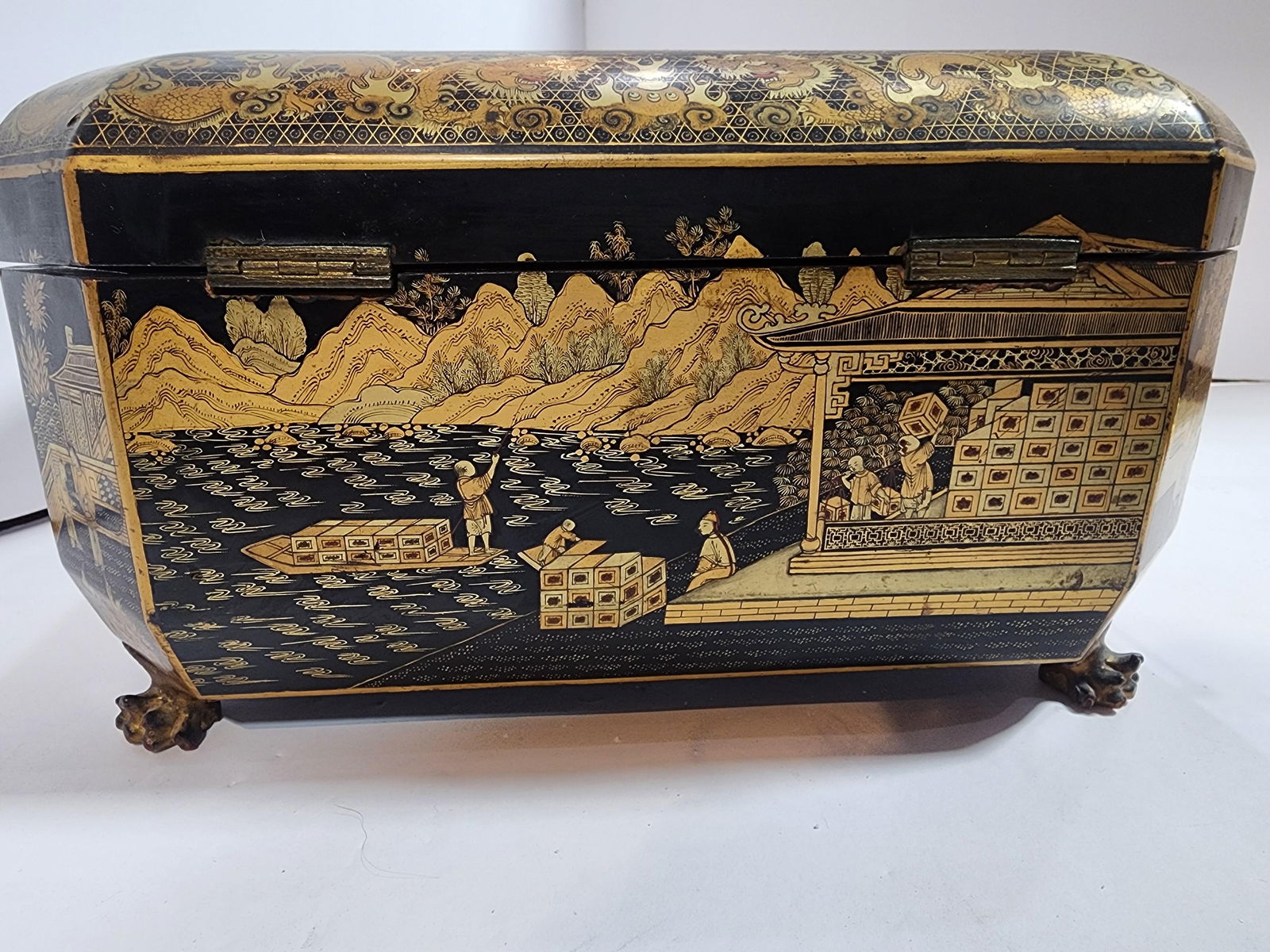 19th Century Chinese Gold and Black Lacquer Box - 6