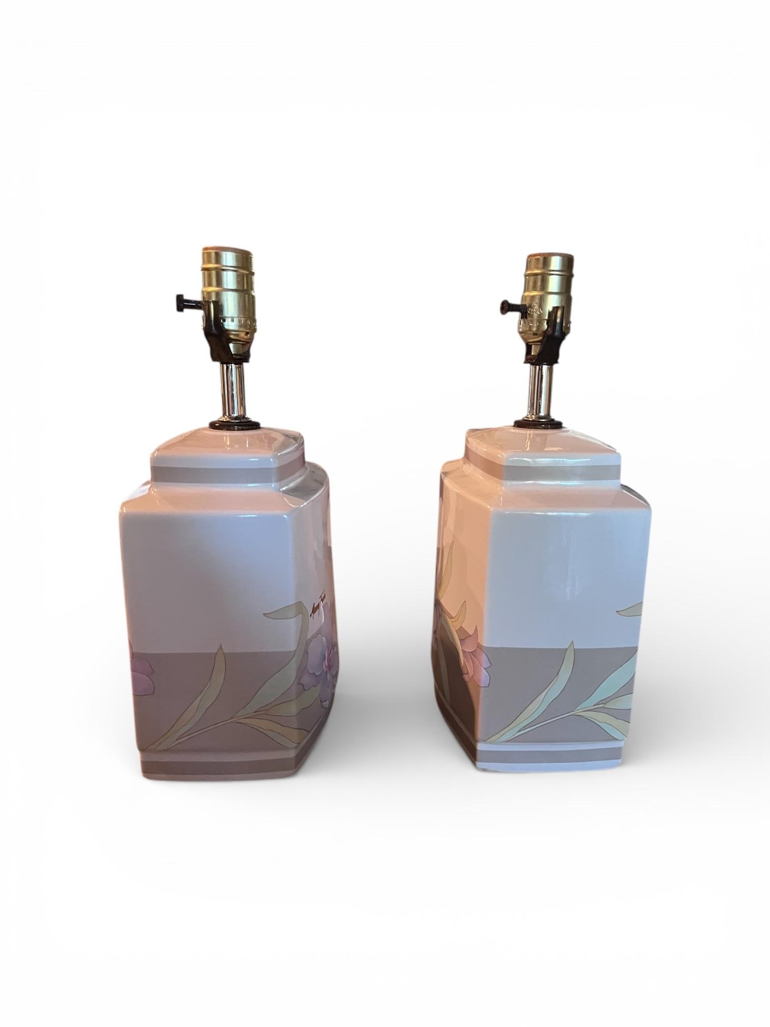 1970s Pair of Vintage Murray Feiss Hand - Painted Porcelain Table Lamps - 5