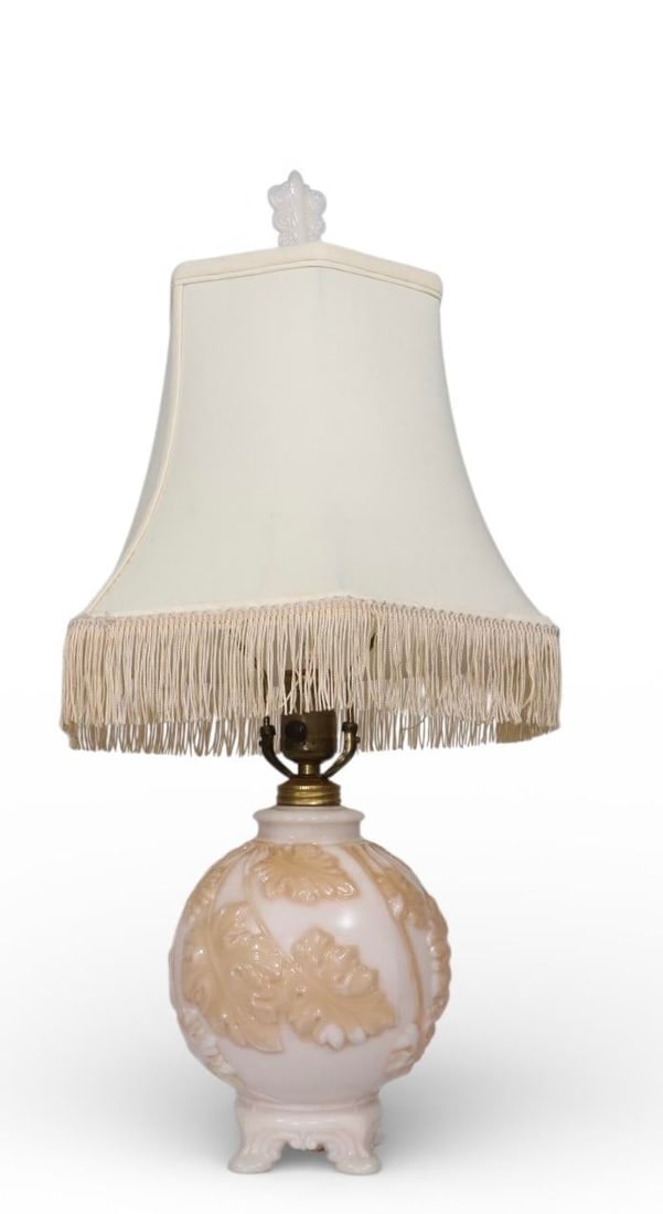 Mid 20th Century Ivory Alladin Alacite Art Deco Table Lamp - 10