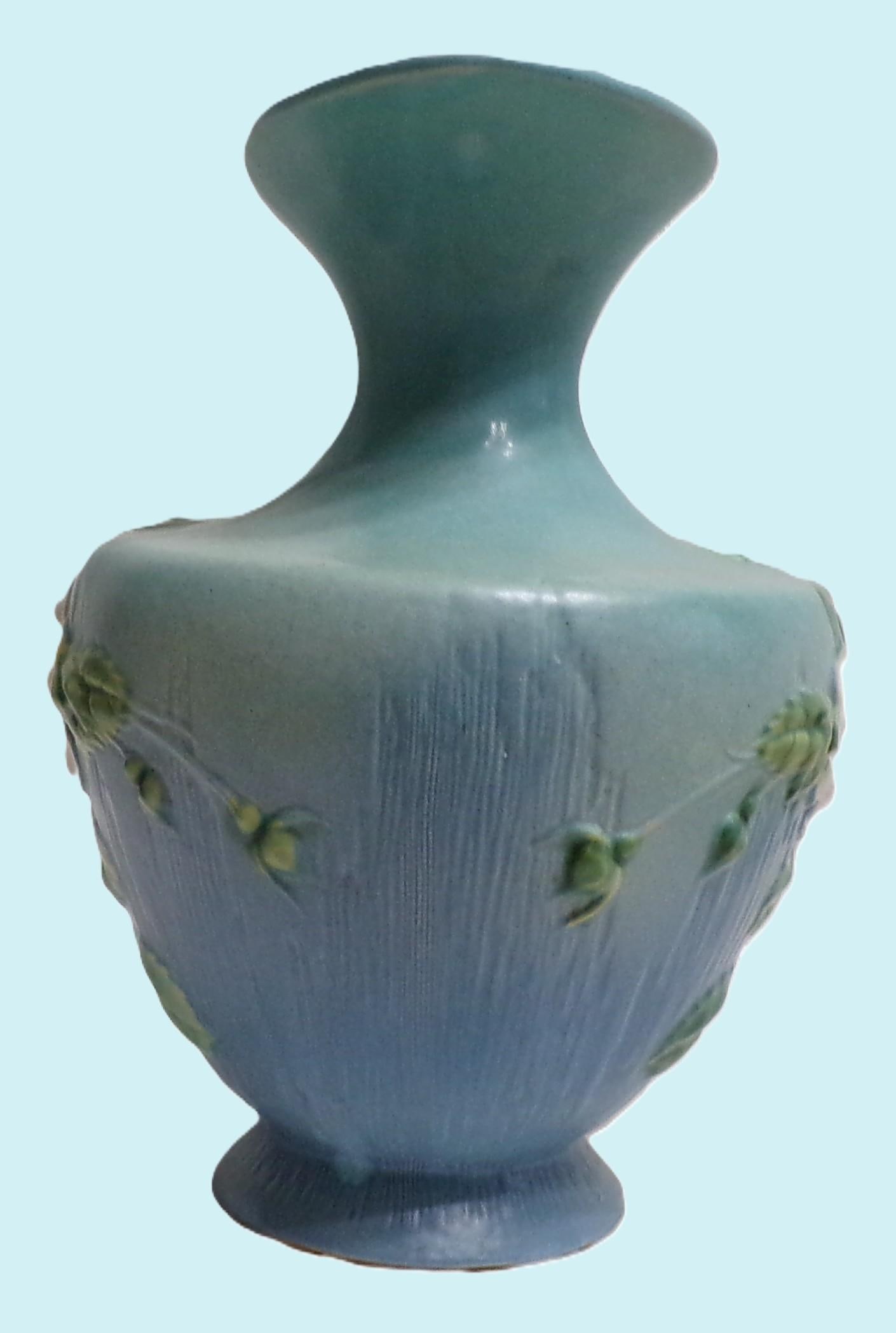 1940s Roseville Pottery Pitcher, Blue & White Flowers and Leaves - Large (10 Inches Tall) - 7