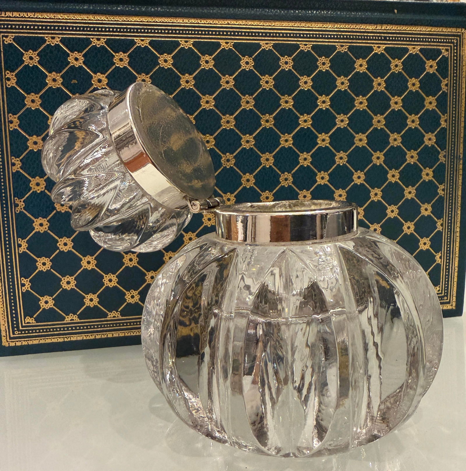 Early Vintage Art Deco Glass and Silver Plate Inkwell With Scalloped Edge and Hinged Lid, England - 10