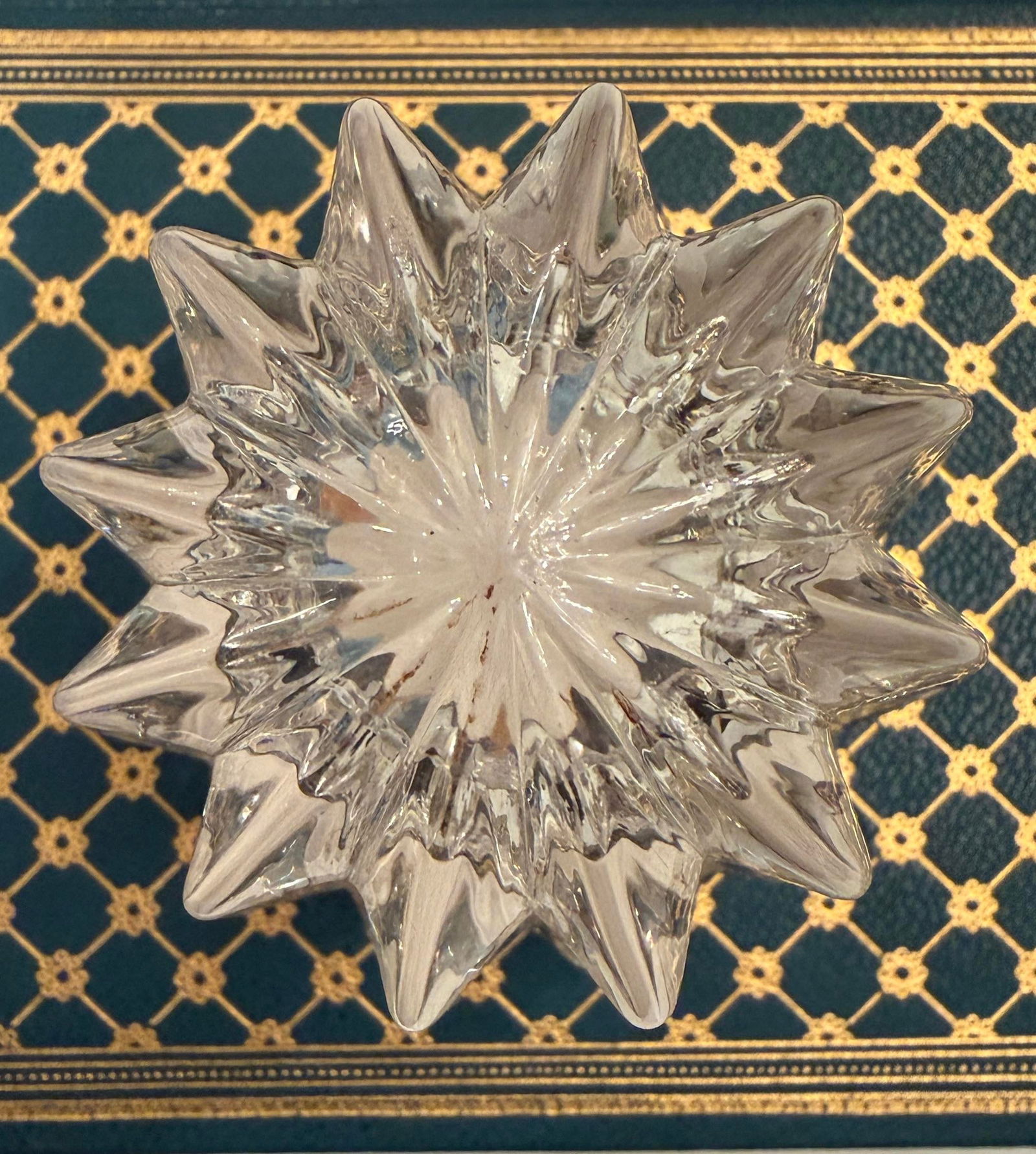 Early Vintage Art Deco Glass and Silver Plate Inkwell With Scalloped Edge and Hinged Lid, England - 11