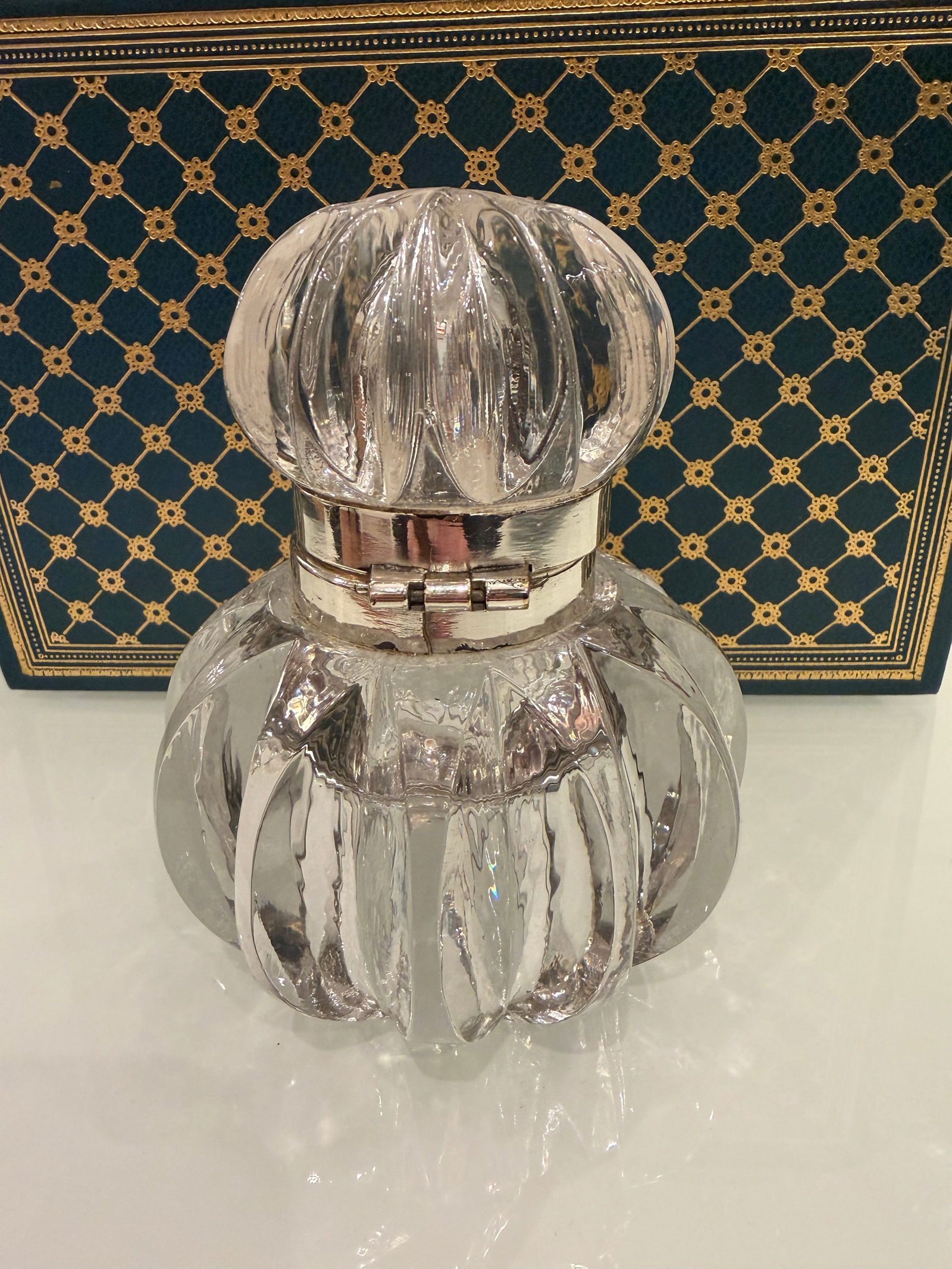 Early Vintage Art Deco Glass and Silver Plate Inkwell With Scalloped Edge and Hinged Lid, England - 4