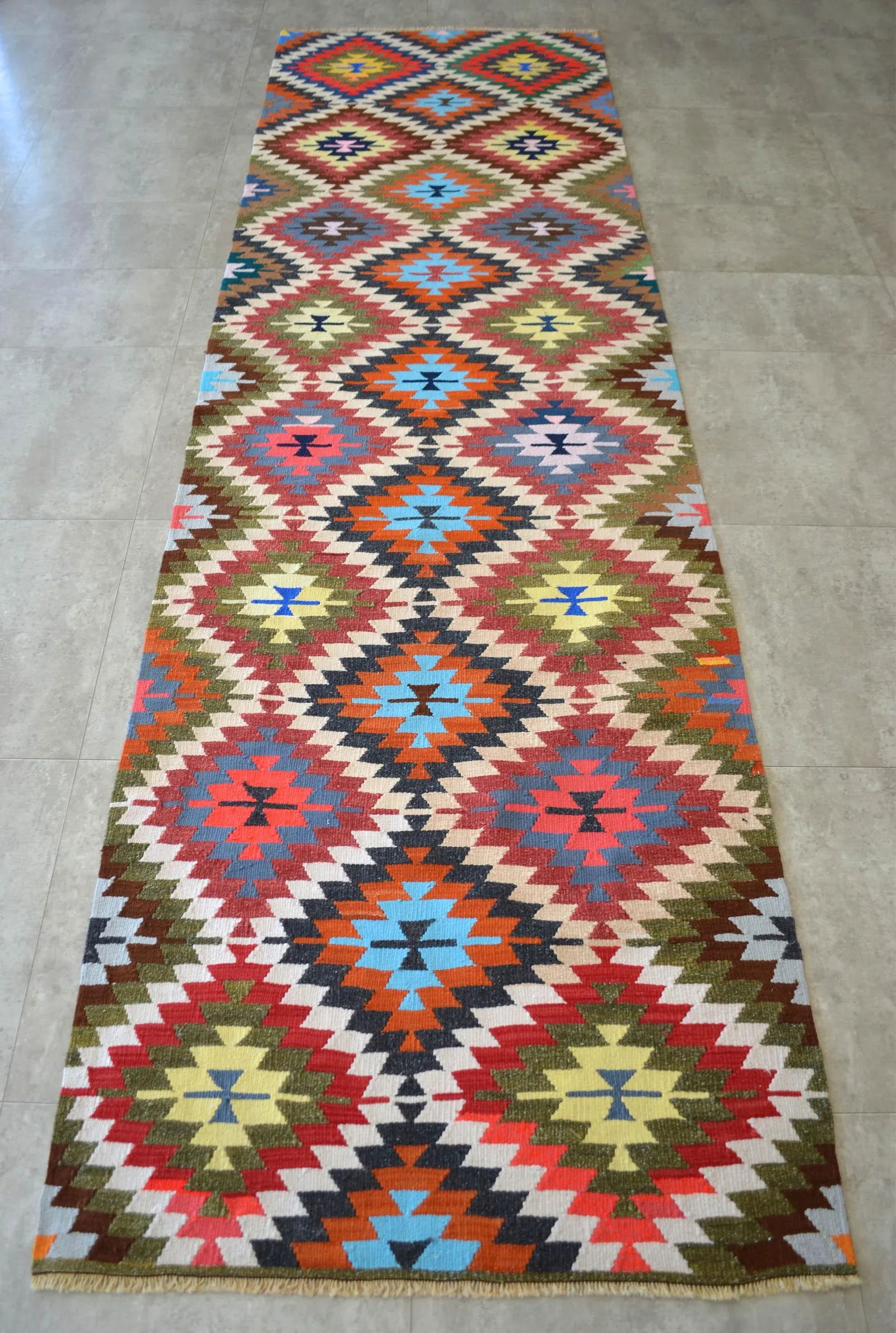 Vintage Turkish Hand Woven Kilim Rug - 3