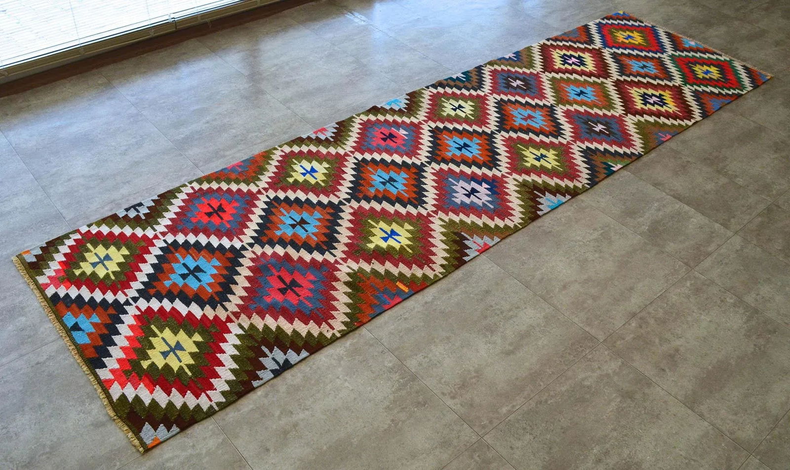 Vintage Turkish Hand Woven Kilim Rug - 4