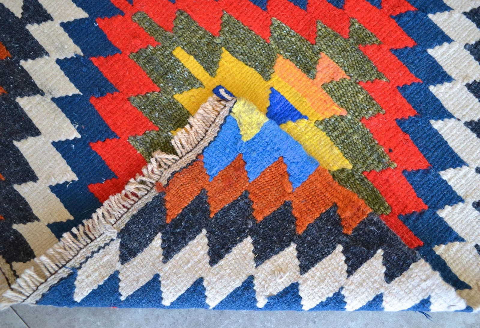 Vintage Turkish Hand Woven Kilim Rug - 8