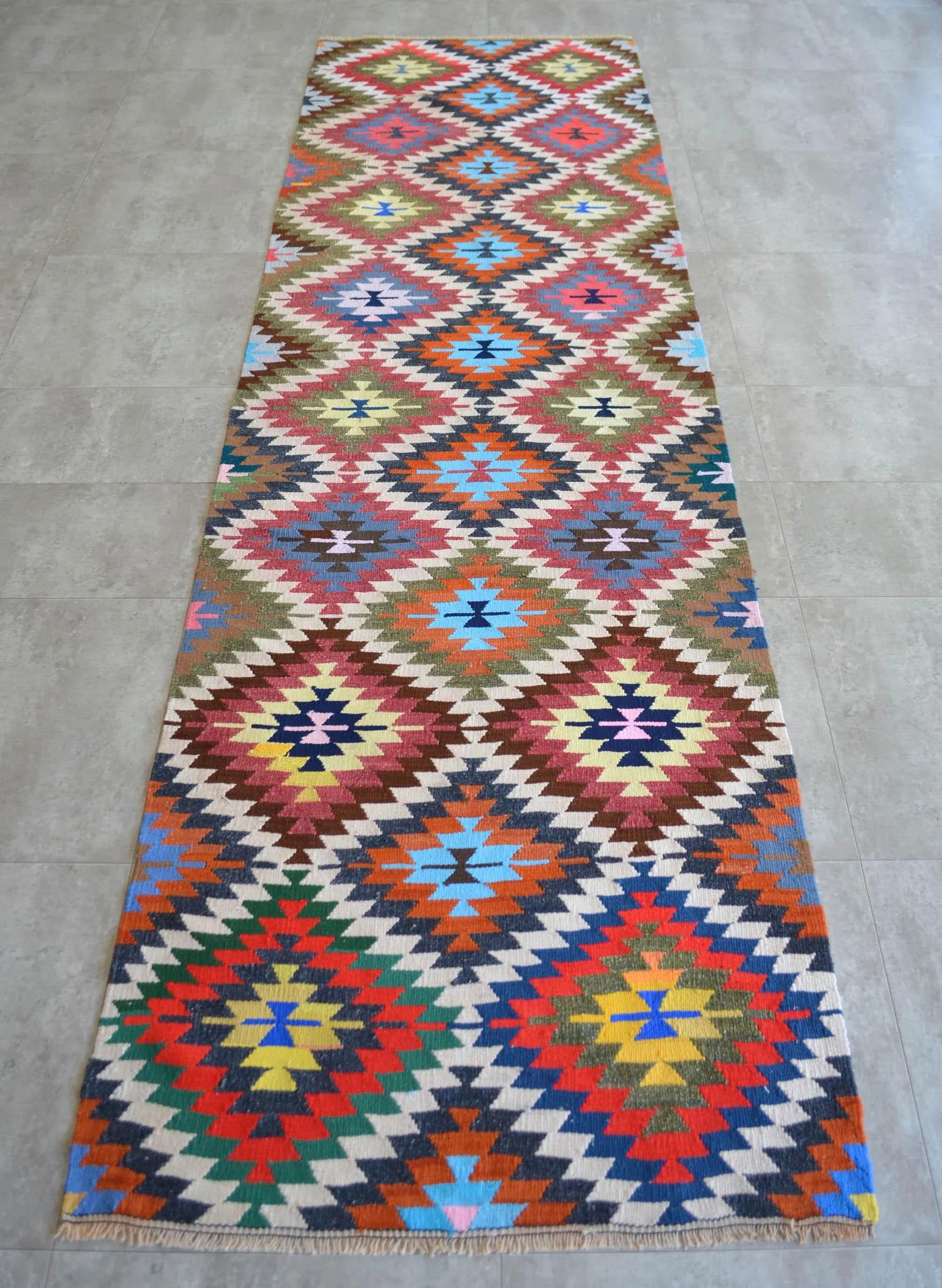 Vintage Turkish Hand Woven Kilim Rug - 9