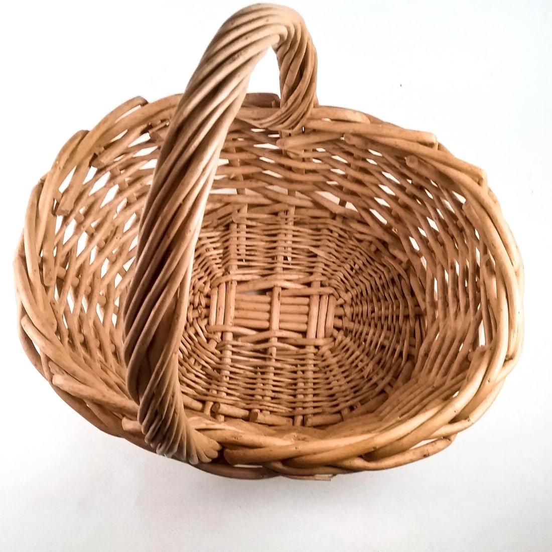 Vintage Heavy Rattan Fruit Basket With Handle - 8