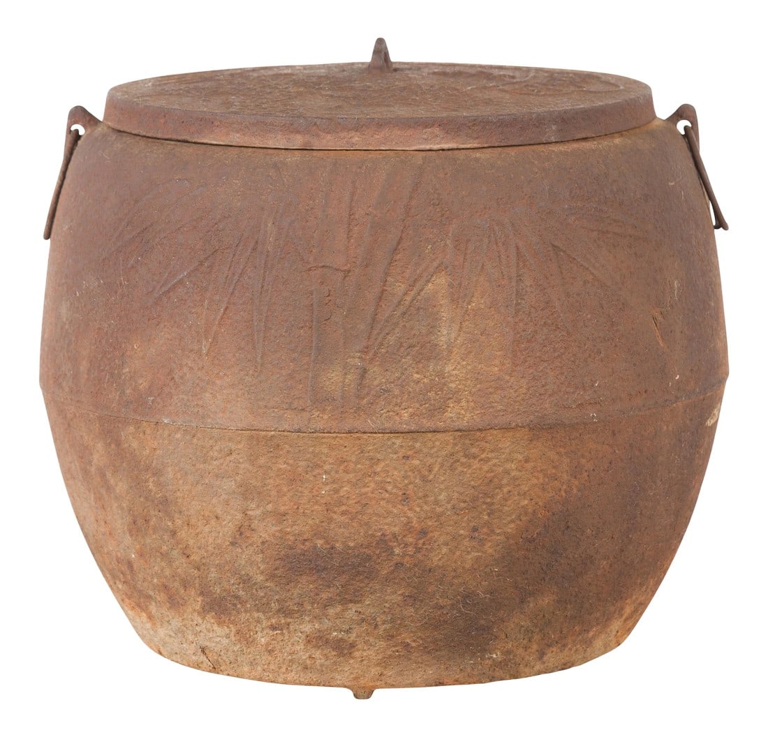 Japanese Meiji Period 1900s Distressed Iron Cooking Pot with Foliage Motifs: A Japanese Meiji period iron cooking pot from the early 20th century, with foliage motifs and distressed patina. Created in Japan during the early years of the 20th century, this iron cooking pot