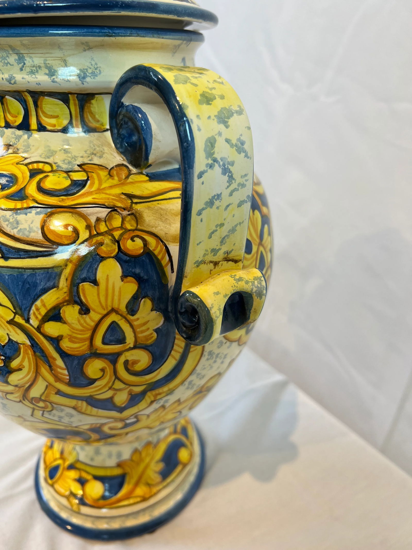 1990s Italian Hand-Painted Blue Urn With Scrolled Handles - 10