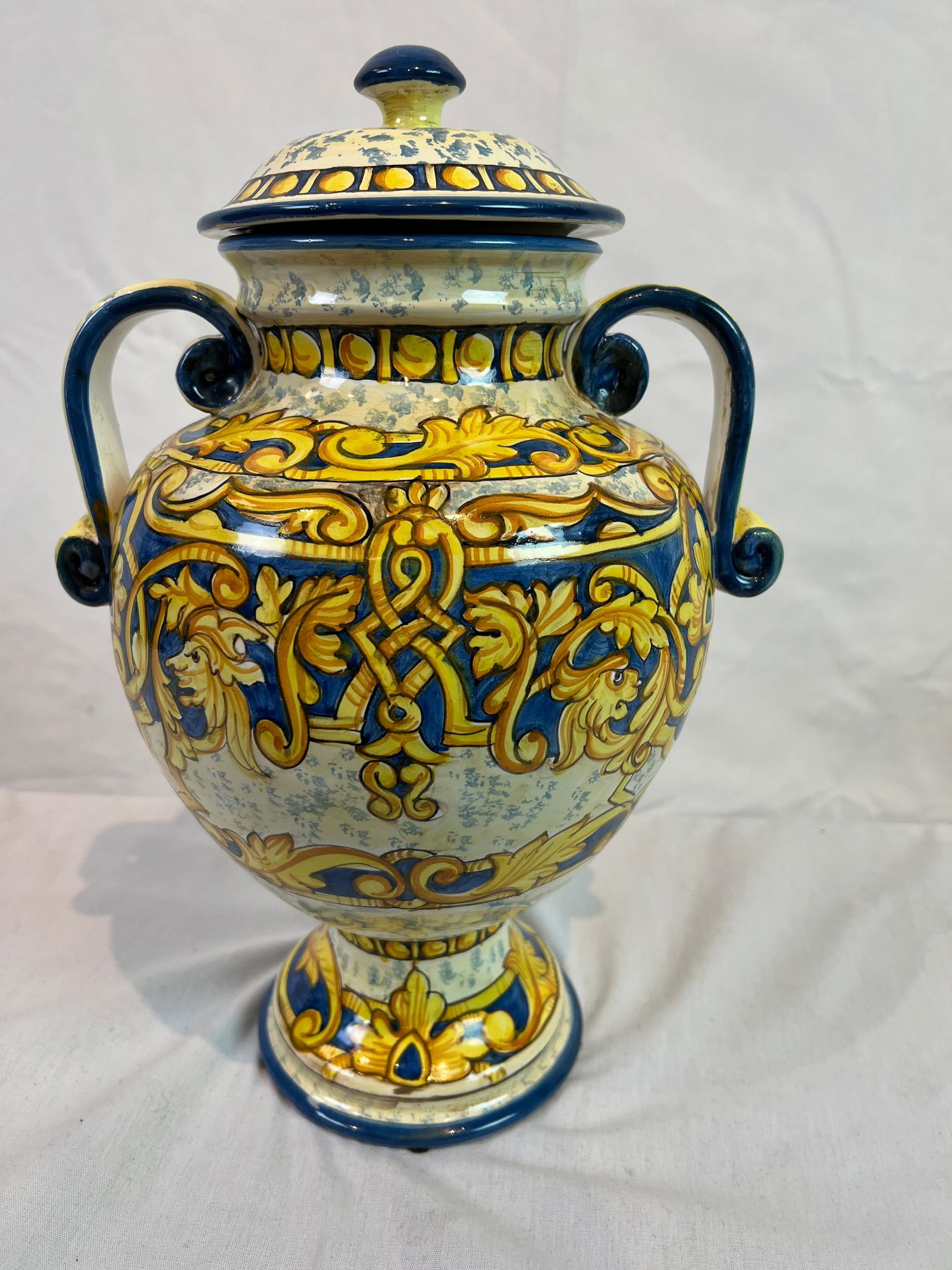 1990s Italian Hand-Painted Blue Urn With Scrolled Handles - 4