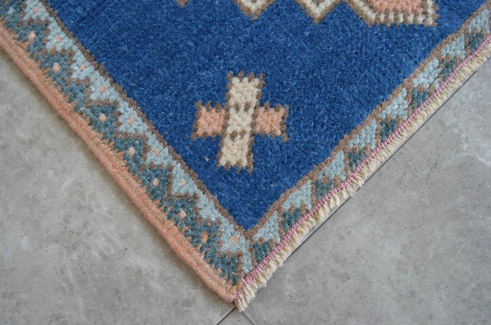 1970s Vintage Hand Knotted Turkish Rug - 22"x 50" - 4