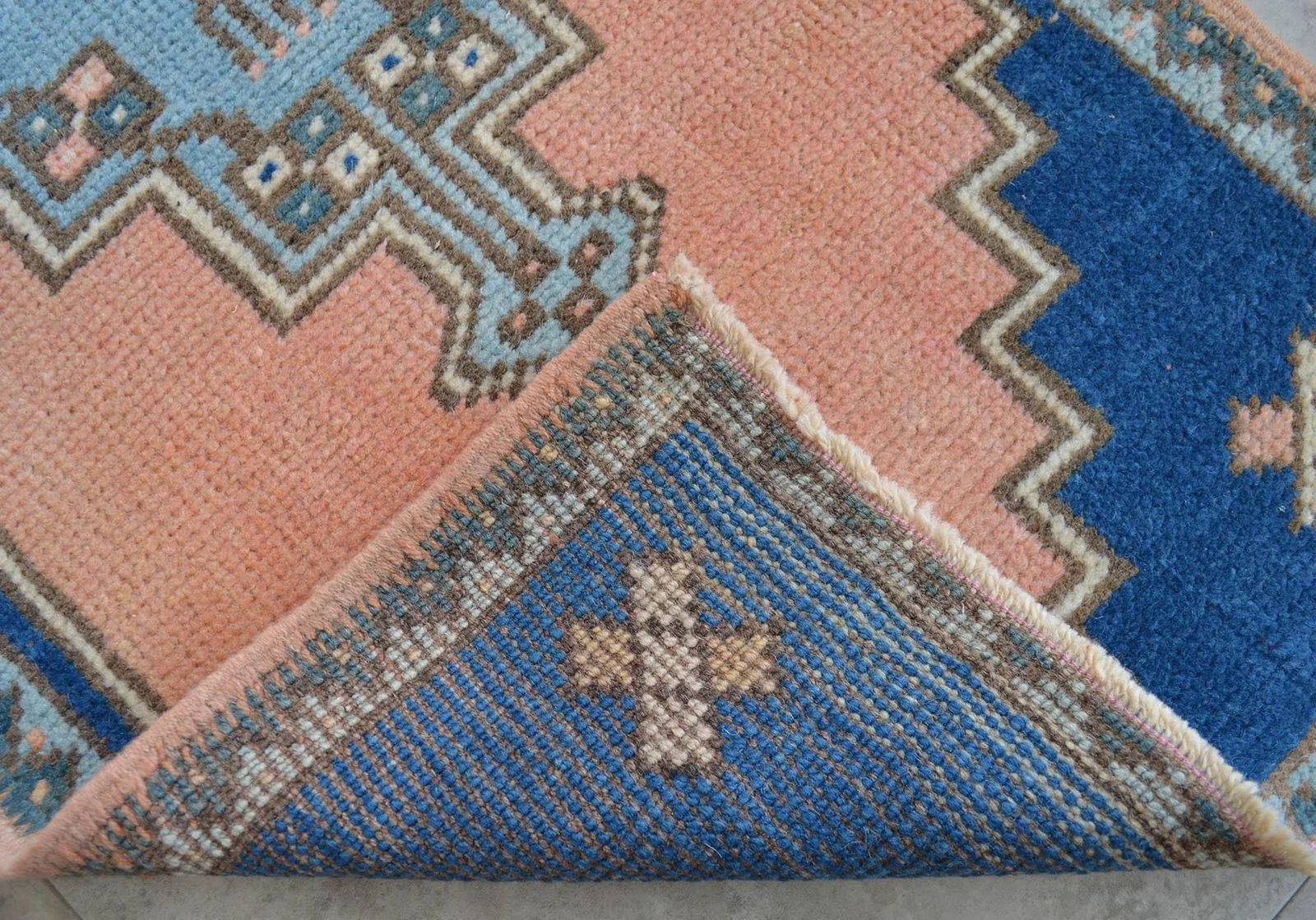 1970s Vintage Hand Knotted Turkish Rug - 22"x 50" - 5