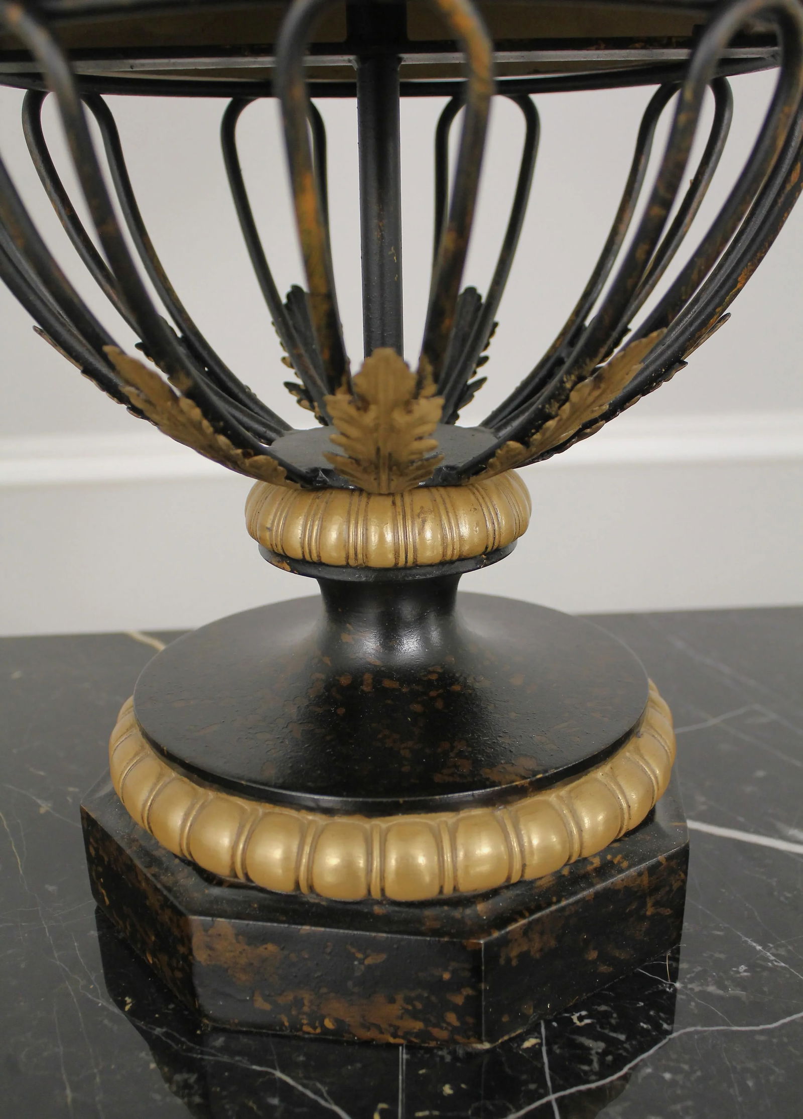 Large Black & Gold Regency Table Lamp - 3