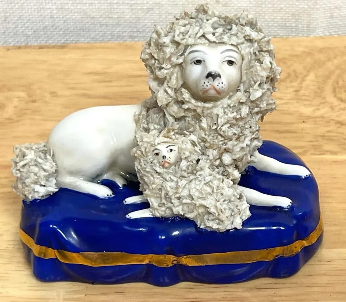 19th Century Chelsea Porcelain Figures of Seated Poodles & Pups - A Pair - 3