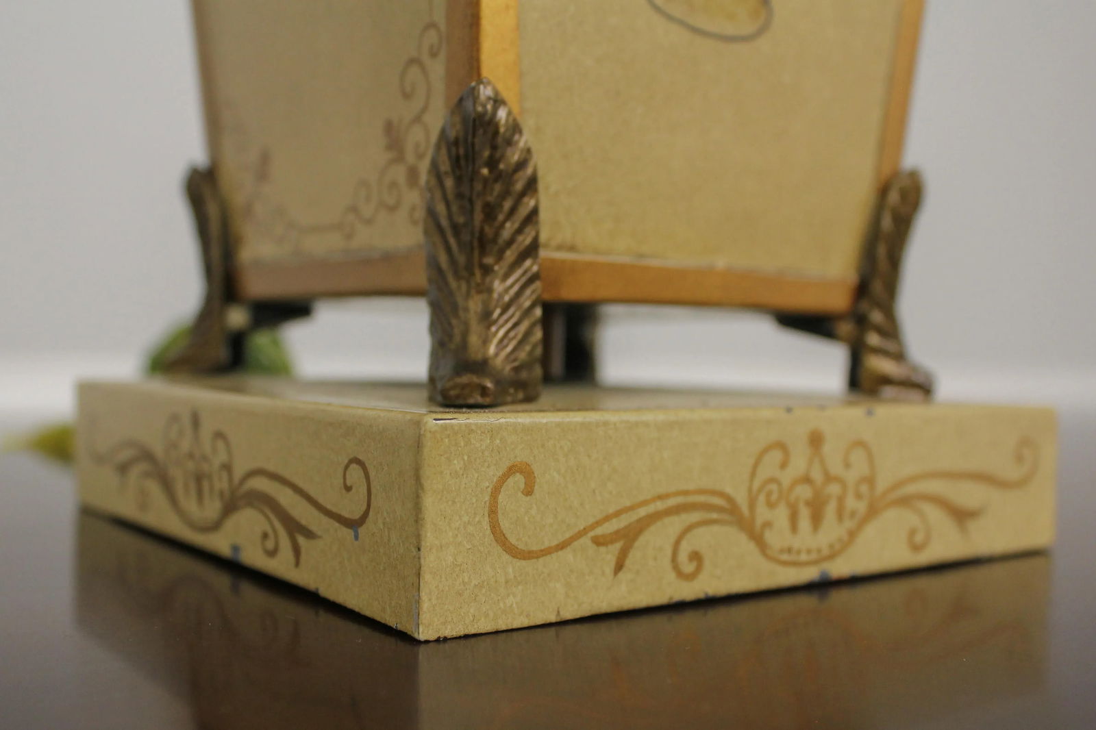 Chinoiserie Toleware Table Lamp - 8