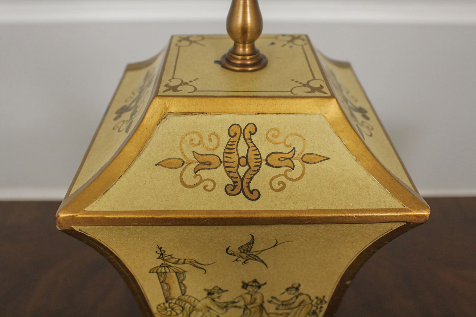 Chinoiserie Toleware Table Lamp - 9