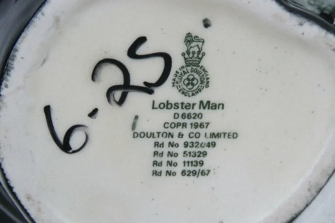 Royal Doulton Lobster Man D6620 English Small Character Mug - 5