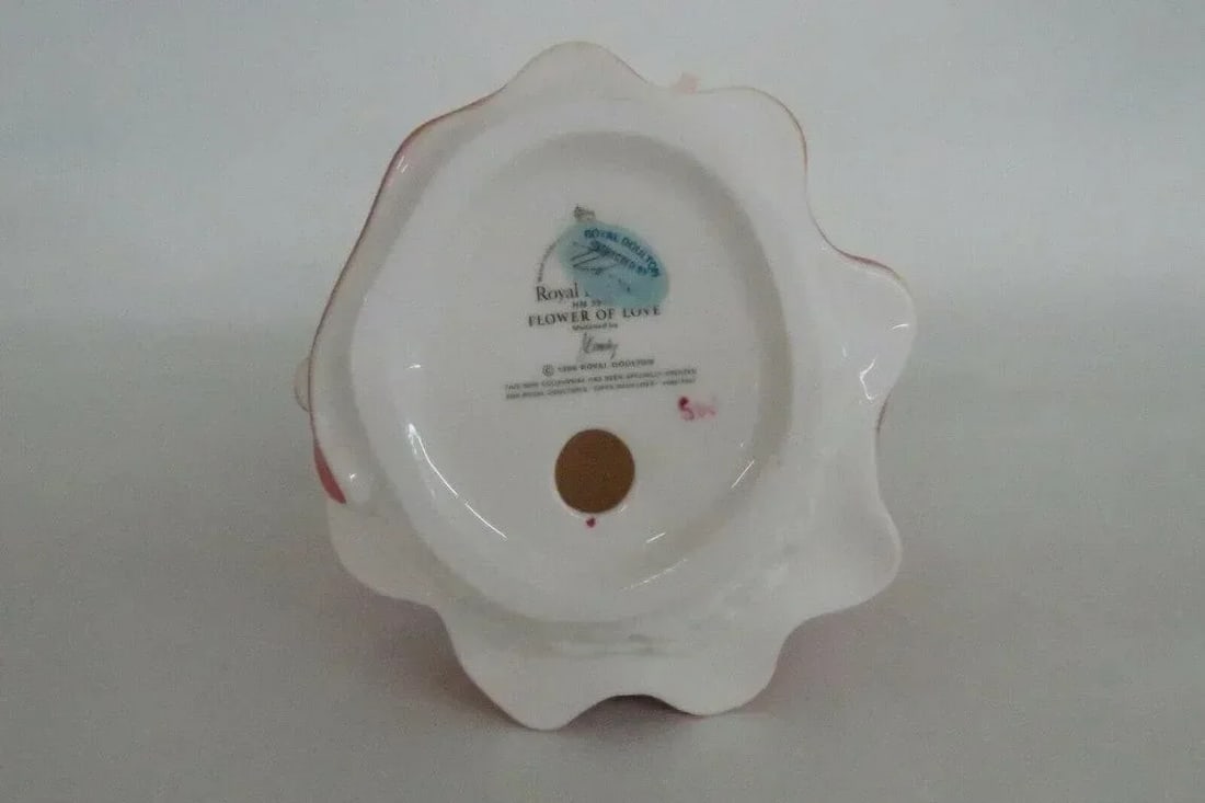 Royal Doulton HN3970 Flower of Love English Bone China Porcelain Figurine - 4