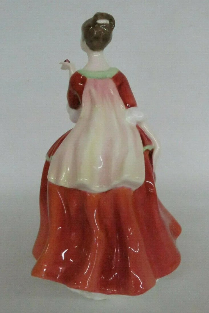 Royal Doulton HN3970 Flower of Love English Bone China Porcelain Figurine - 7