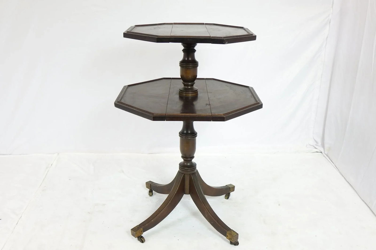 1960s Mid-Century Modern Walnut Coffee Table - 6