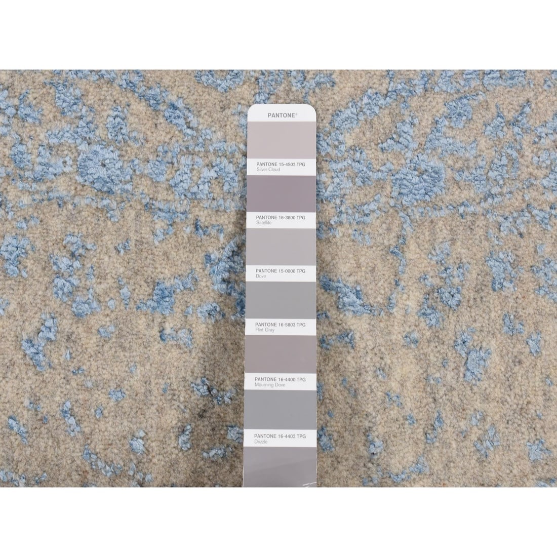 Taupe Color, Jacquard Hand Loomed, Wool and Art Silk, Round Rug - 4