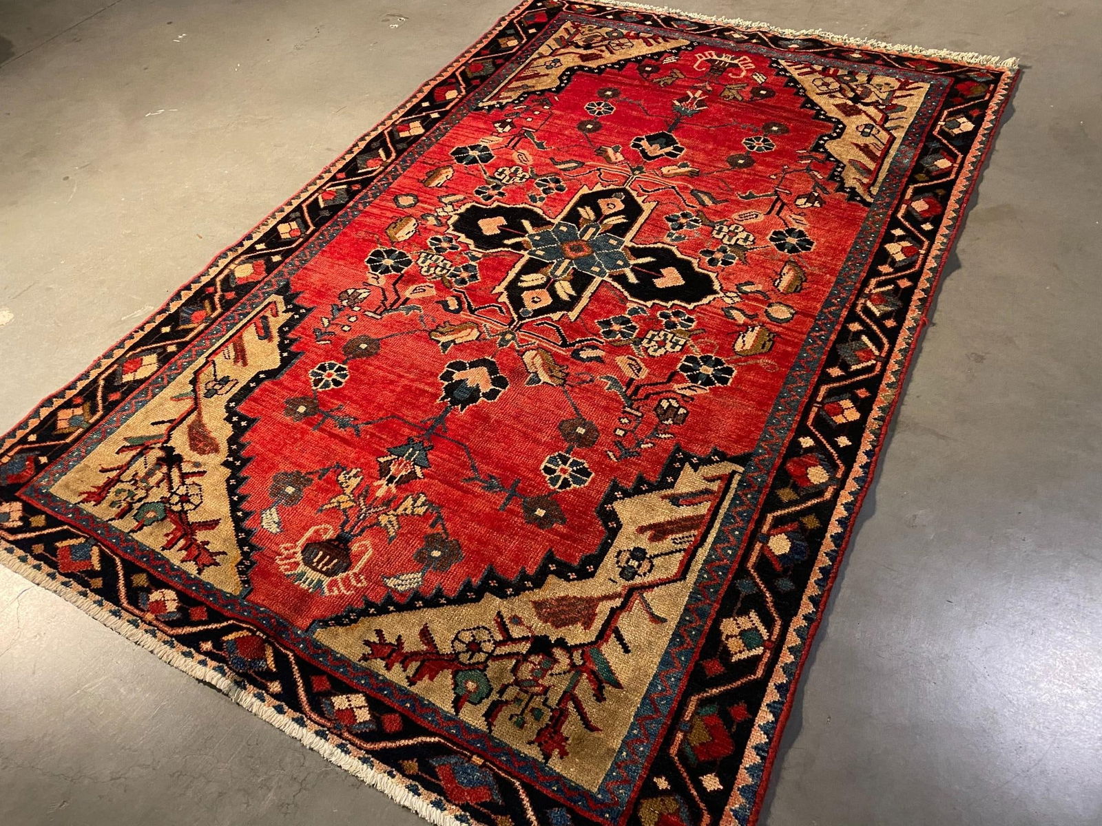 Magnificent Persian Rug 4'.5"x6'.9" - 3