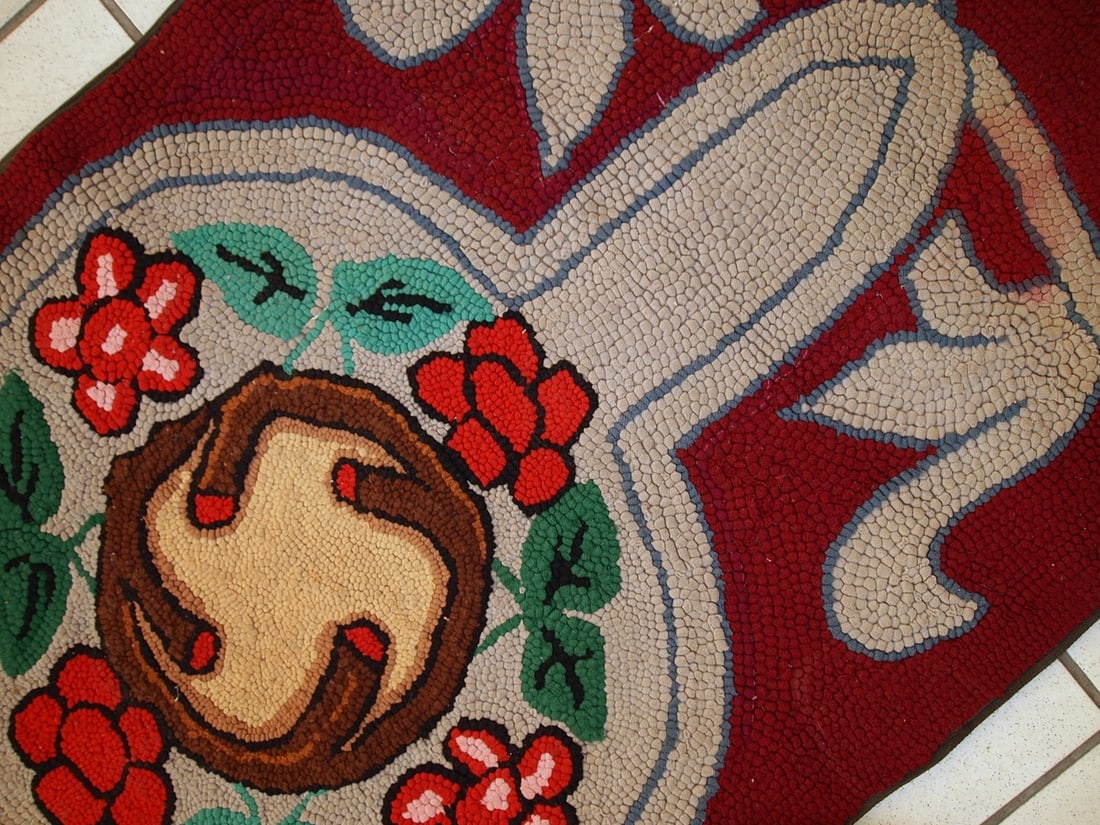 Handmade antique American hooked rug 2,2' x 4,4' ( 67cm x 135cm ) 1930 - 4