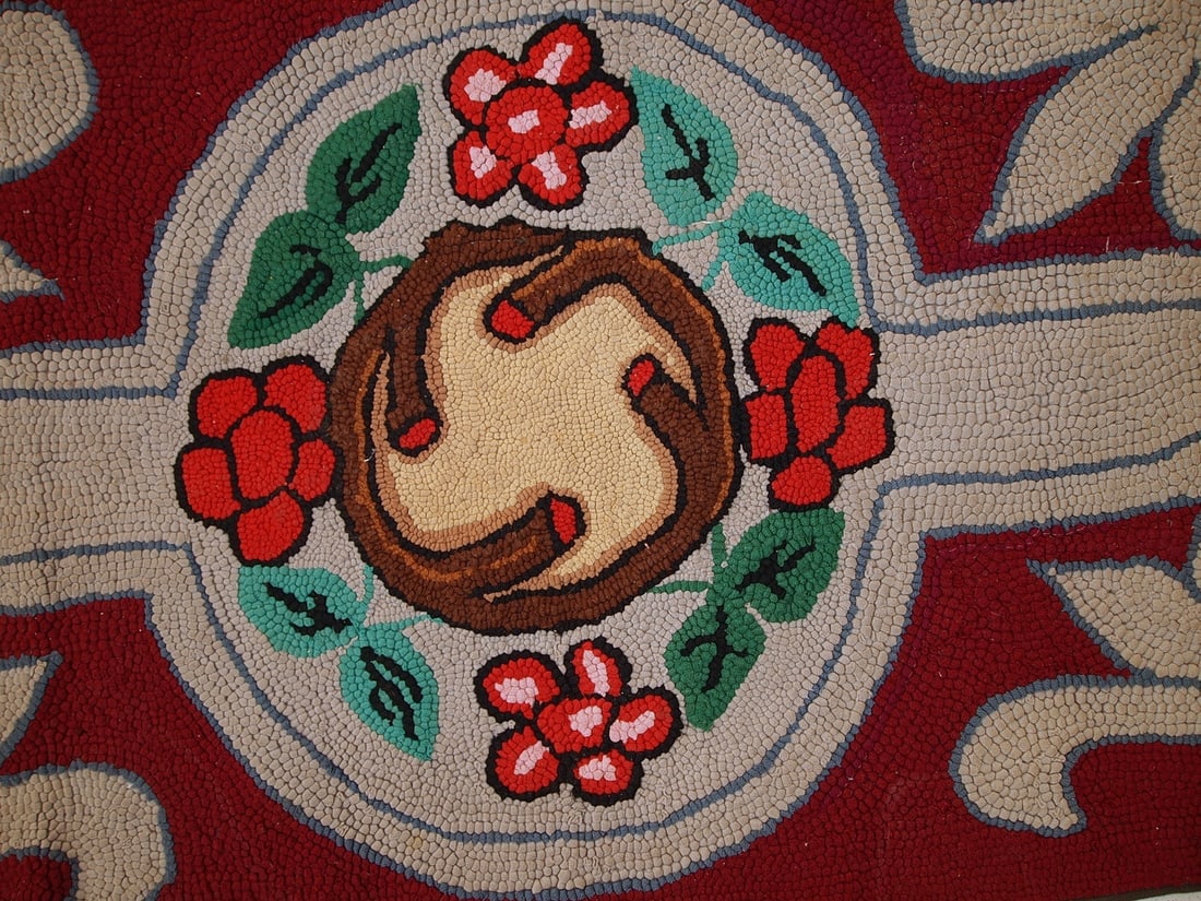 Handmade antique American hooked rug 2,2' x 4,4' ( 67cm x 135cm ) 1930 - 5
