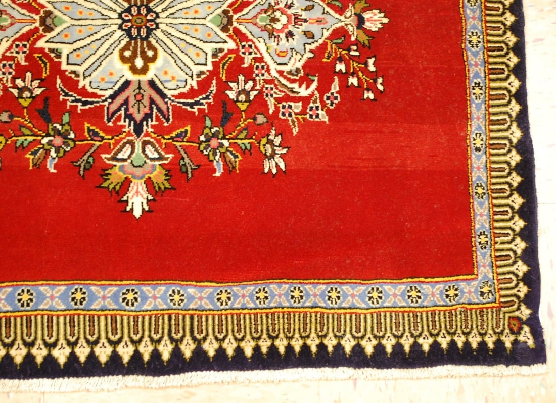 PERSIAN KESHAN RUG 2'7" x 3'3" - 3