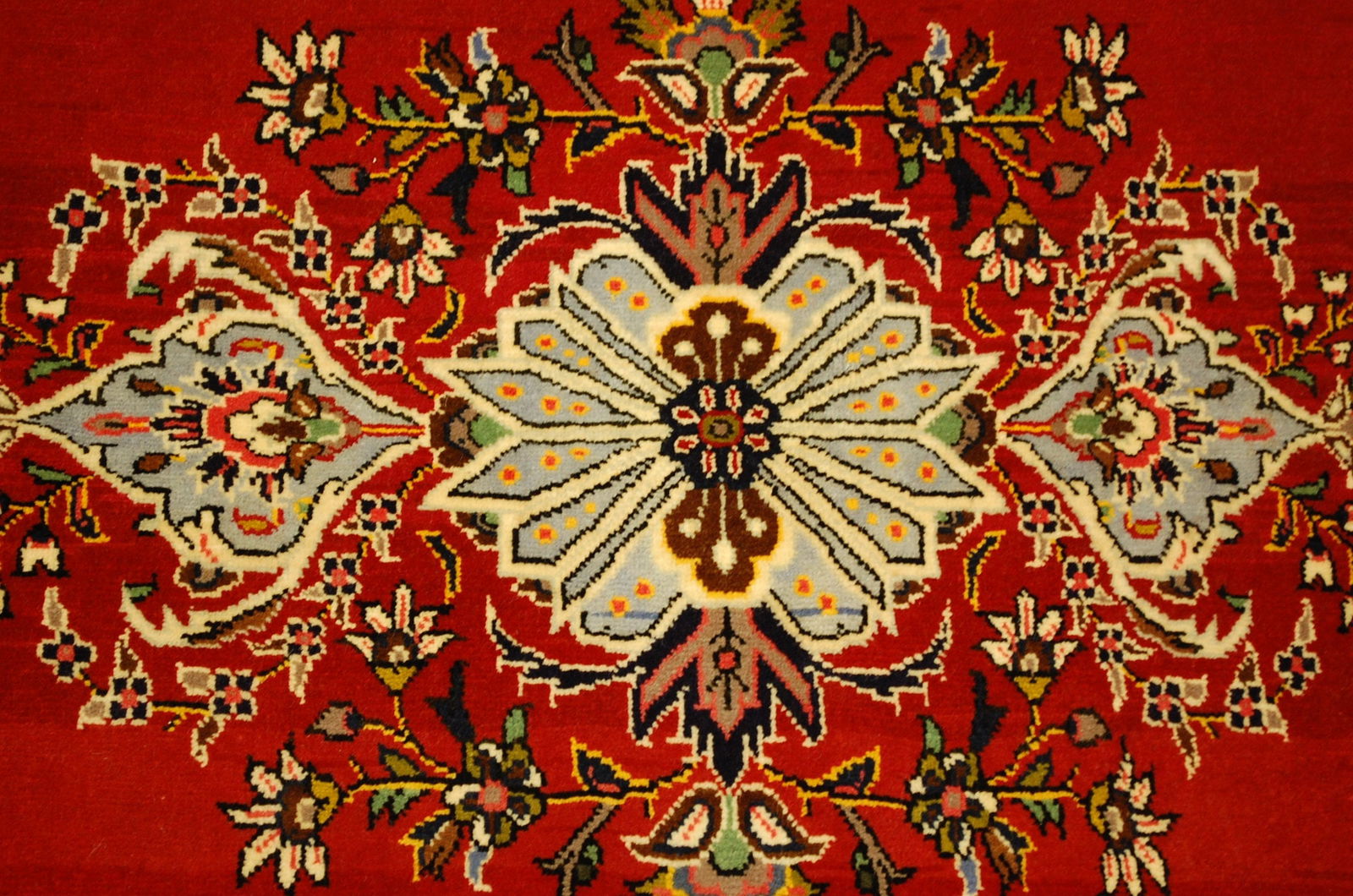 PERSIAN KESHAN RUG 2'7" x 3'3" - 7