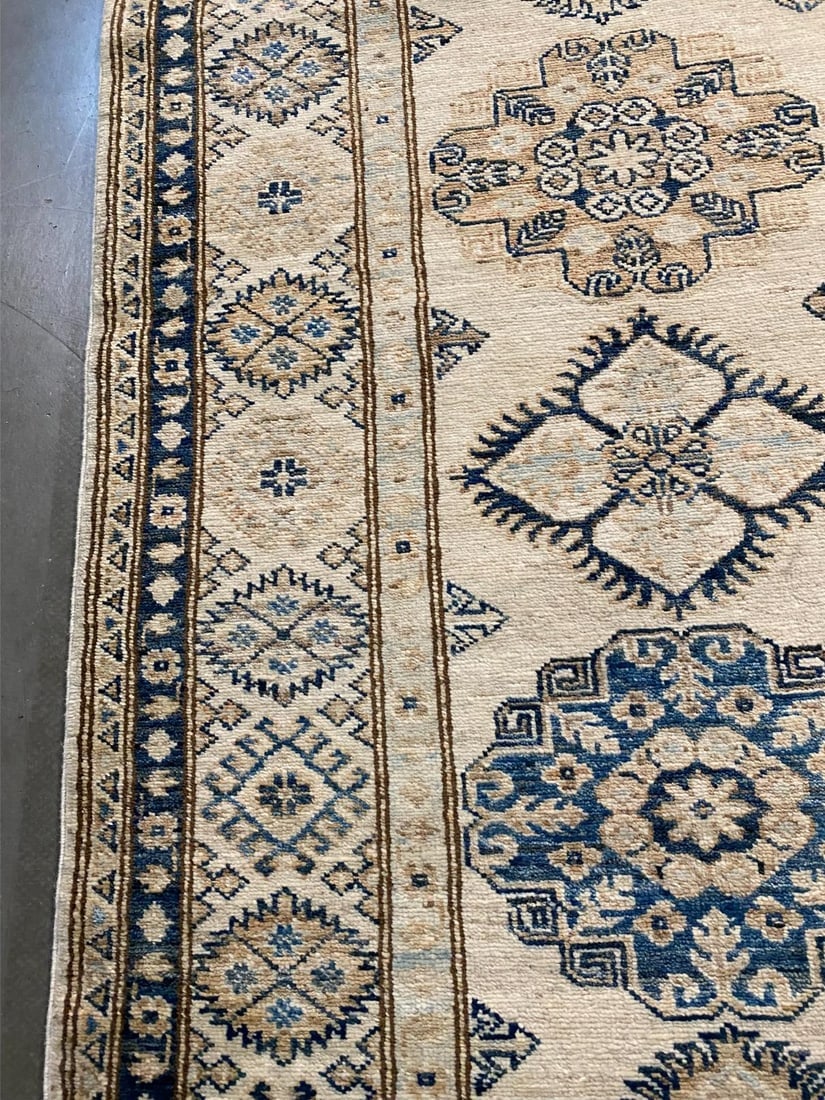 FINE HAND SUPER KAZAK RUG 5'.2"X6'.8" - 4