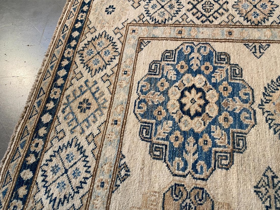 FINE HAND SUPER KAZAK RUG 5'.2"X6'.8" - 7