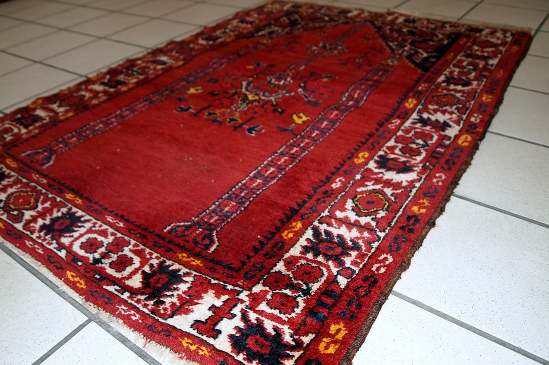 Handmade antique Turkish Anatolian prayer rug 2.6' x 3.7' (79cm x 112cm) 1940s - 10