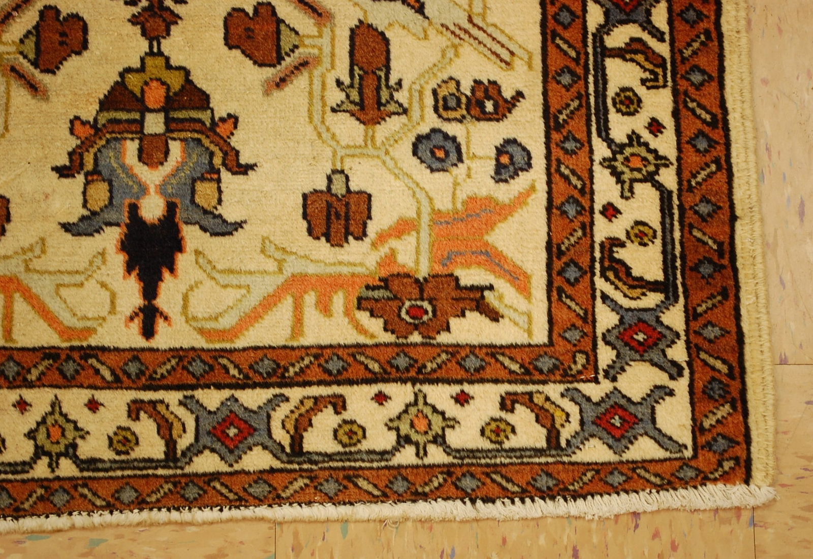 CAUCASIAN RUG 2'7" X 3'5" - 2
