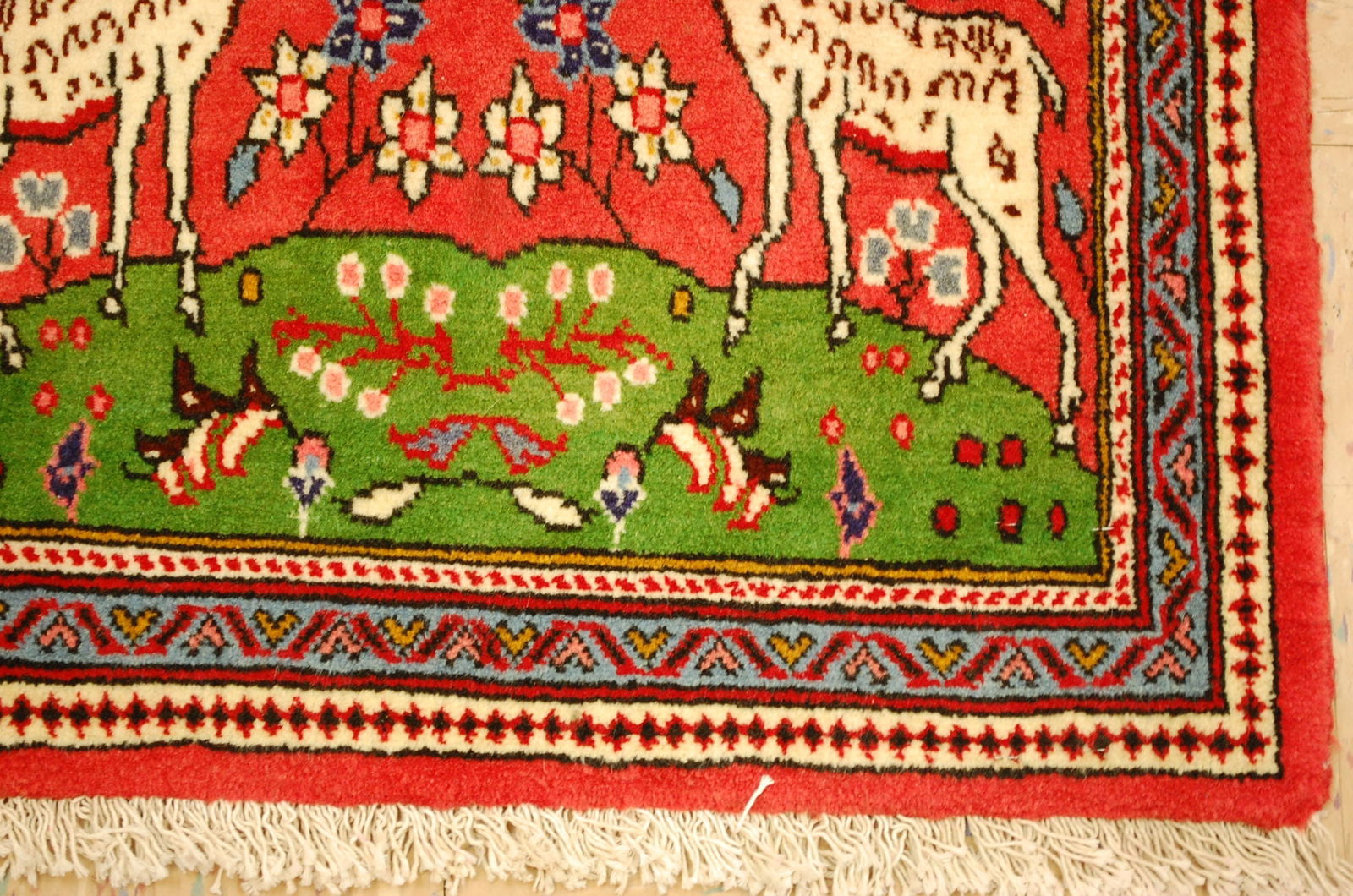 PERSAN SAROUK RUG 2' x 2' 9" - 5