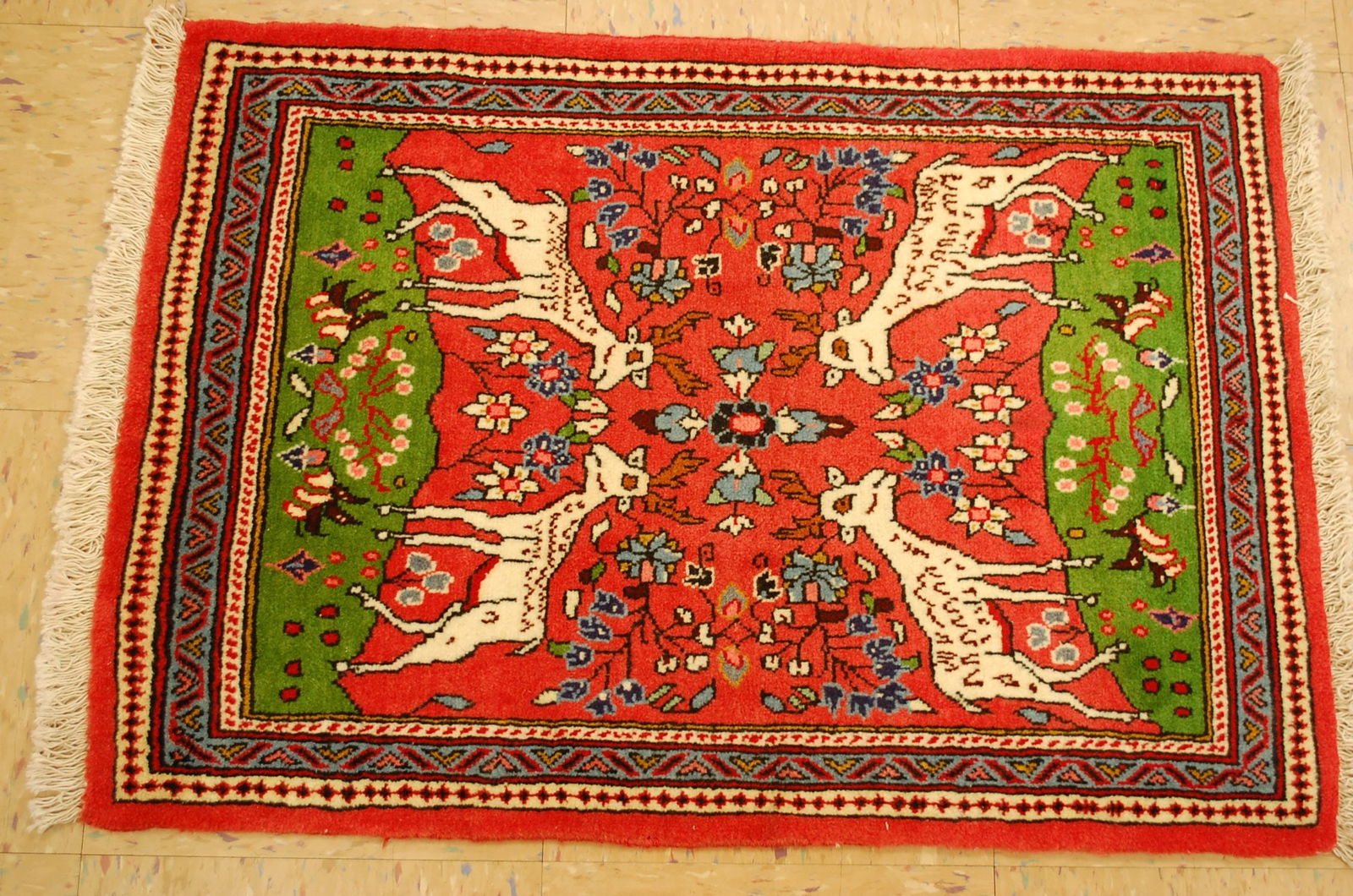 PERSAN SAROUK RUG 2' x 2' 9" - 6