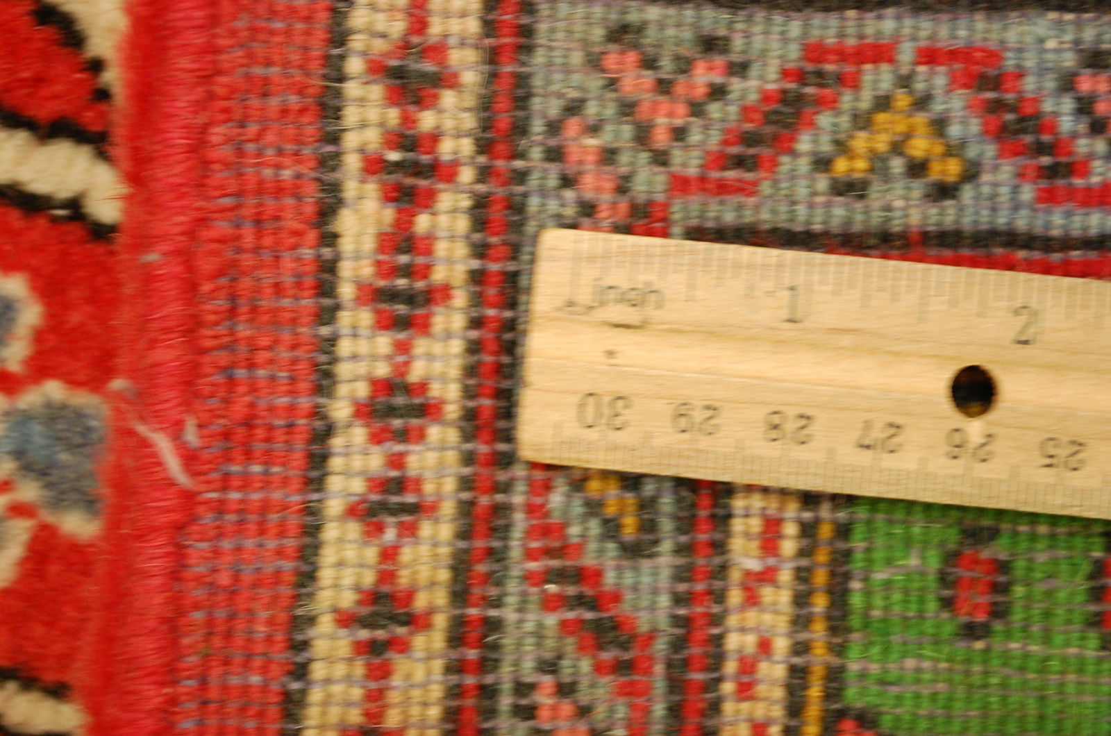 PERSAN SAROUK RUG 2' x 2' 9" - 9