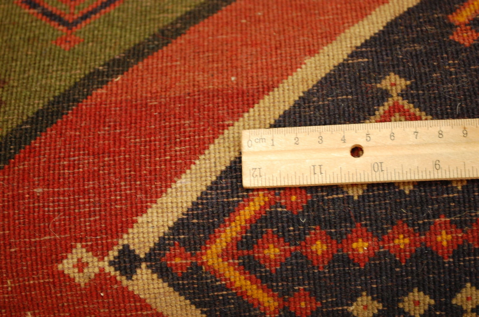 PERSIAN SHIRAZ RUG 2'4" X 5'1" - 8