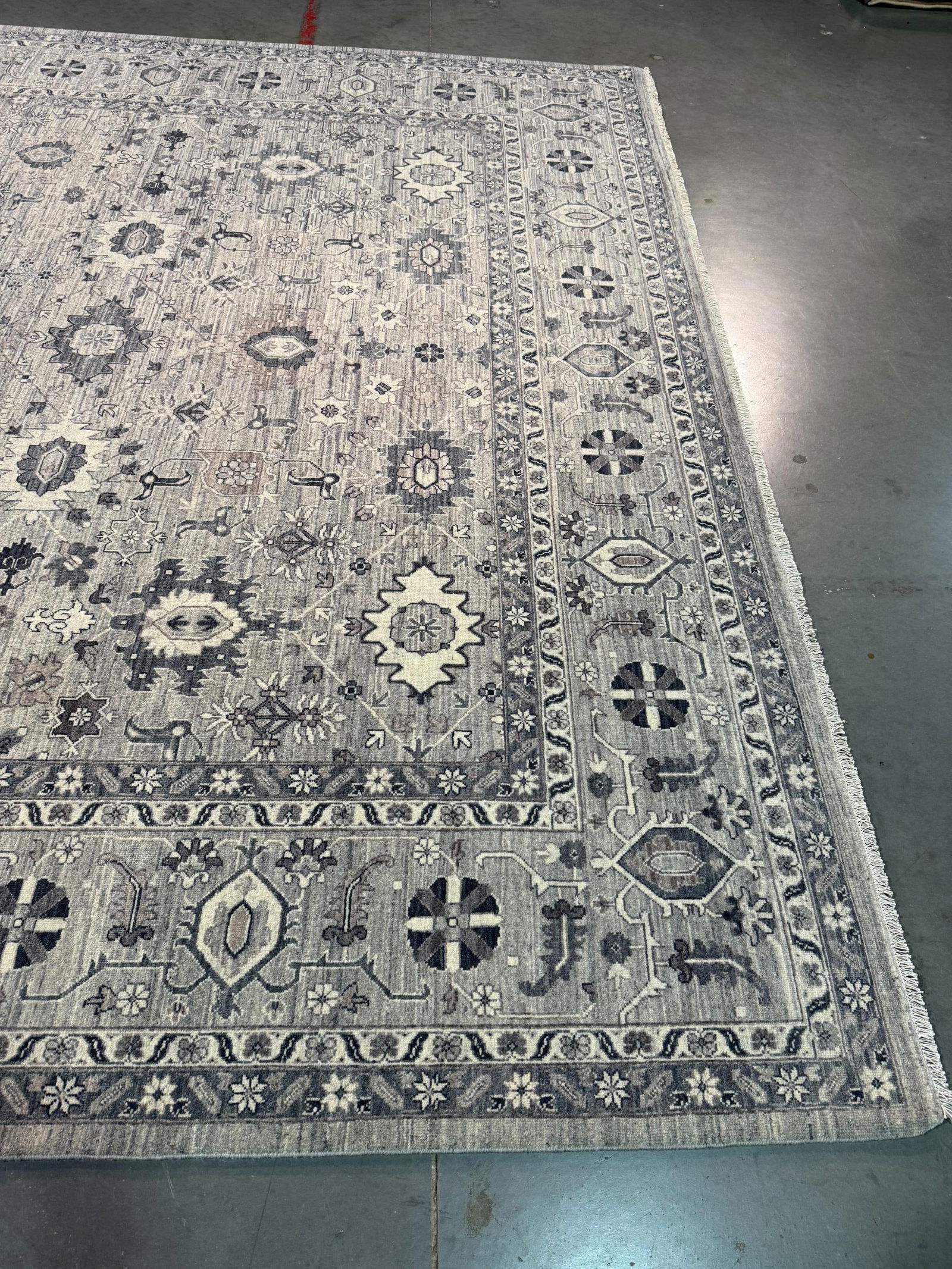Magnificent Mahal Rug 9.1x12' - 7
