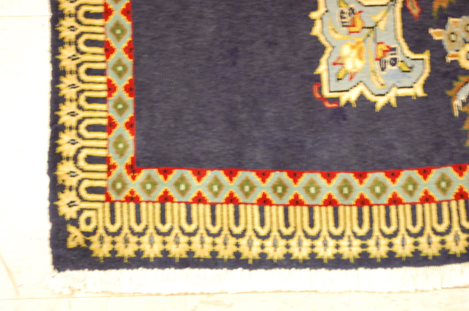 PERSIAN KESHAN RUG 2' 8"x 3'2" - 5