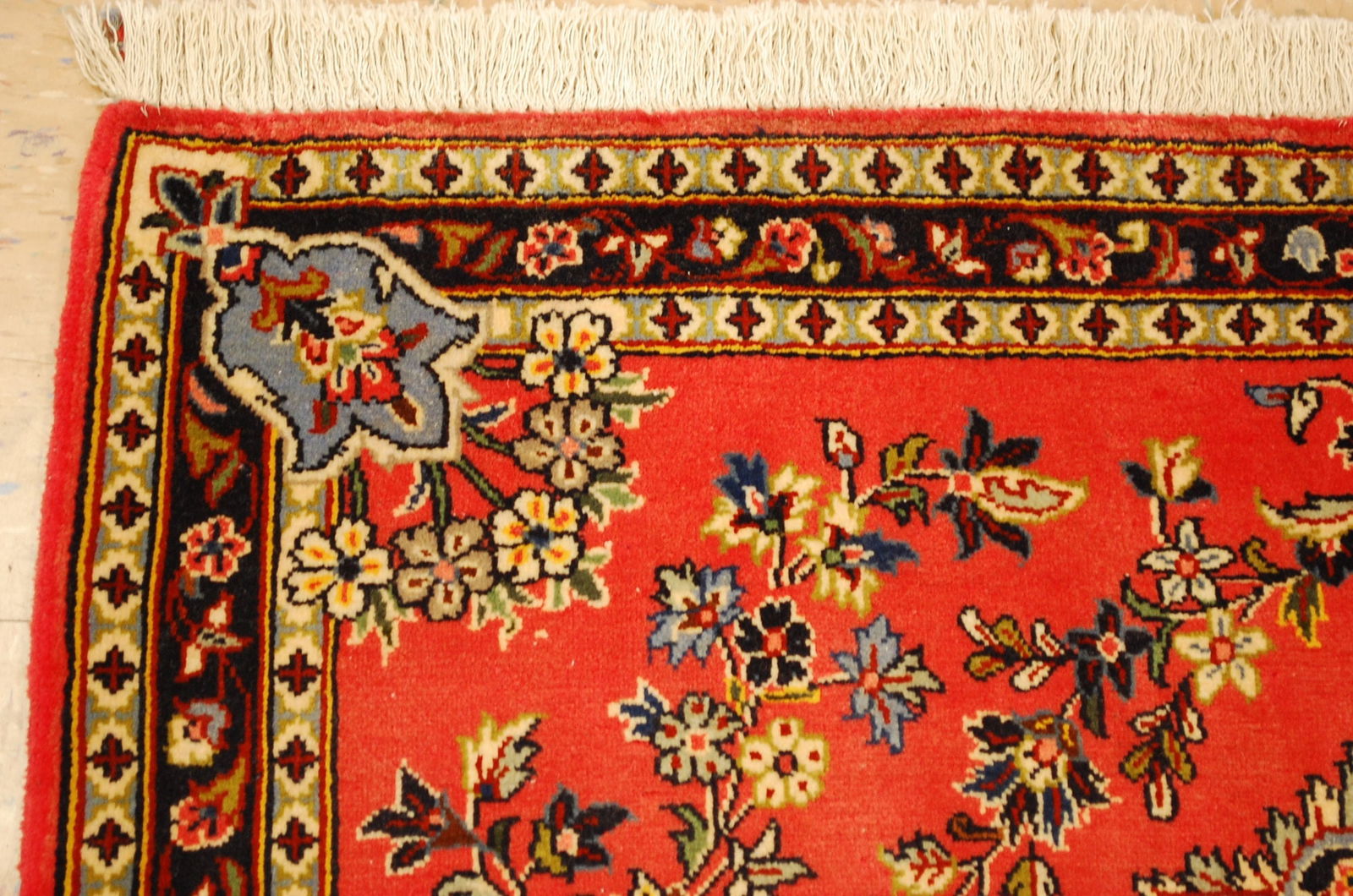 PERSIAN KESHAN RUG 2'7" x 3'3" - 3