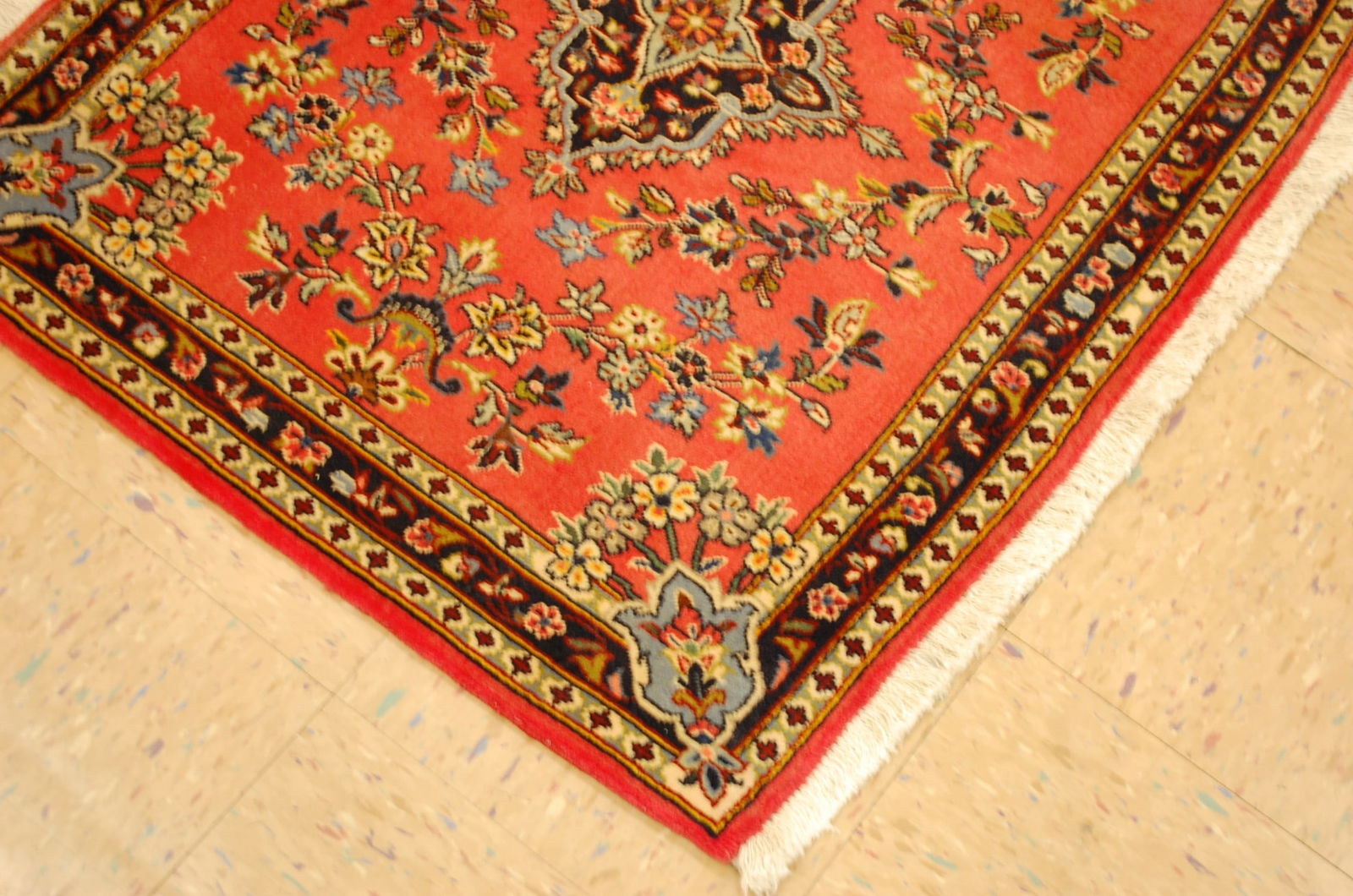 PERSIAN KESHAN RUG 2'7" x 3'3" - 8