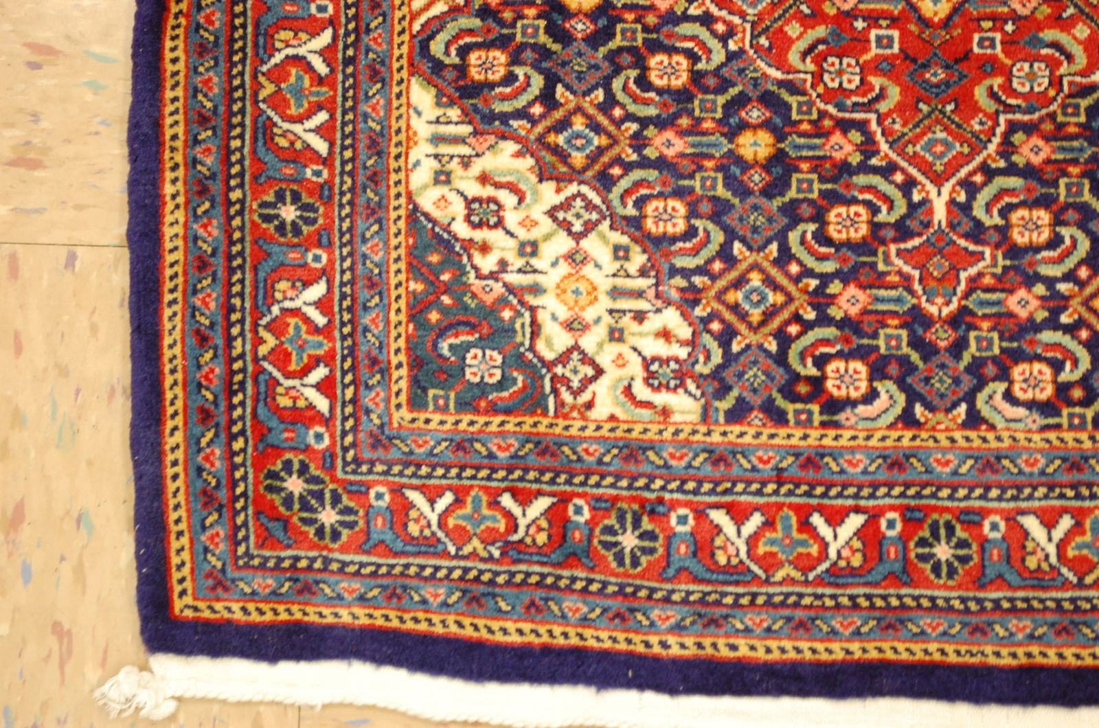 PERSAN SAROUK RUG 2'4" x 2'7" - 4