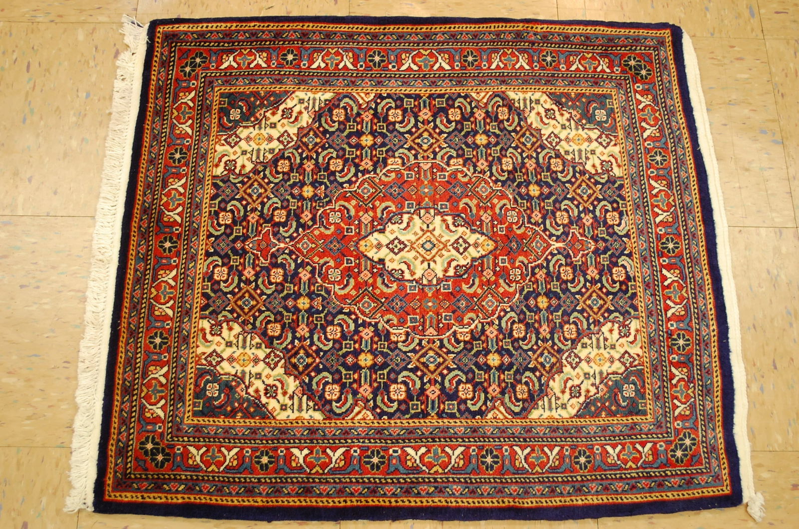 PERSAN SAROUK RUG 2'4" x 2'7" - 6