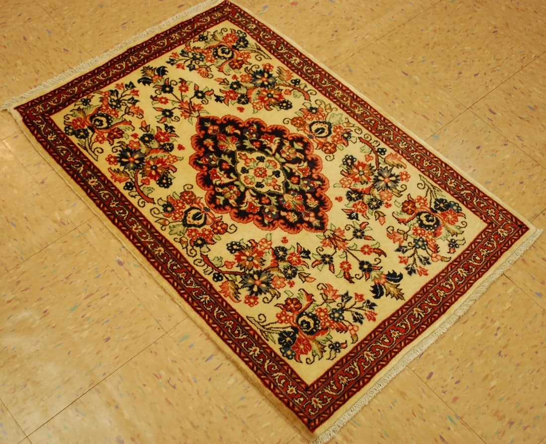PERSAN SAROUK RUG 2' 3" x 3' 3" - 7