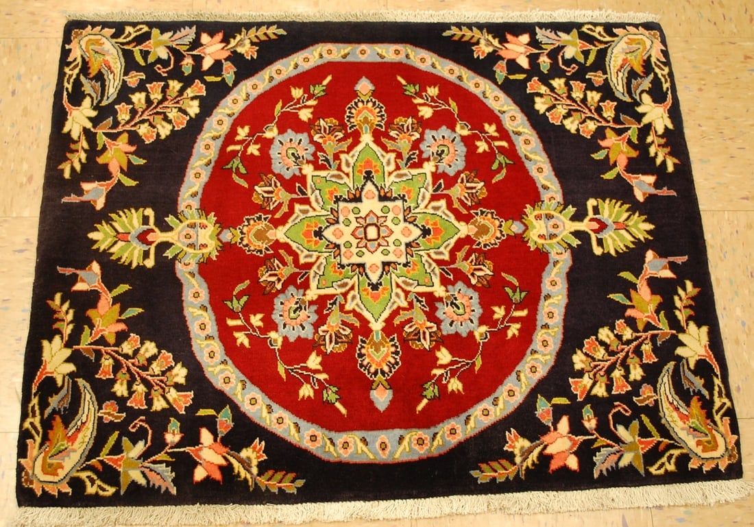 PERSIAN KESHAN RUG 2'5" x 3'1" - 2