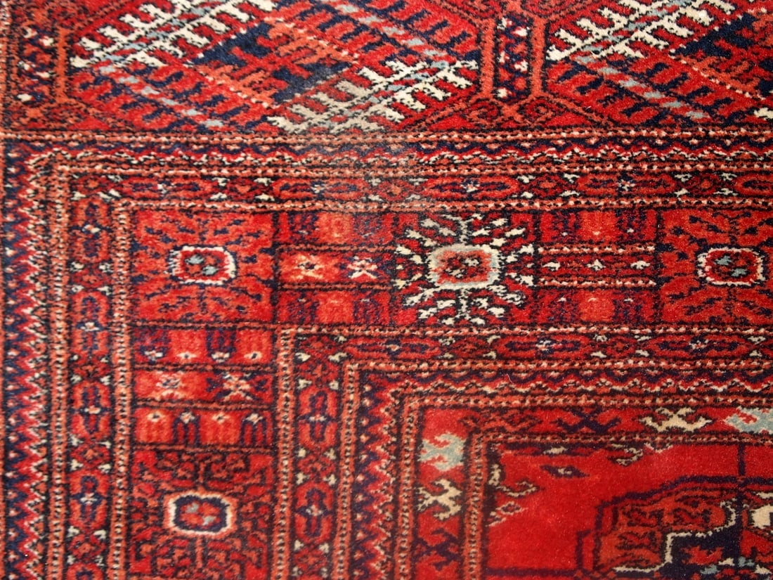 Handmade vintage Turkmen Tekke rug 3.5' x 3.6' (109cm x 112cm) 1970s - 5