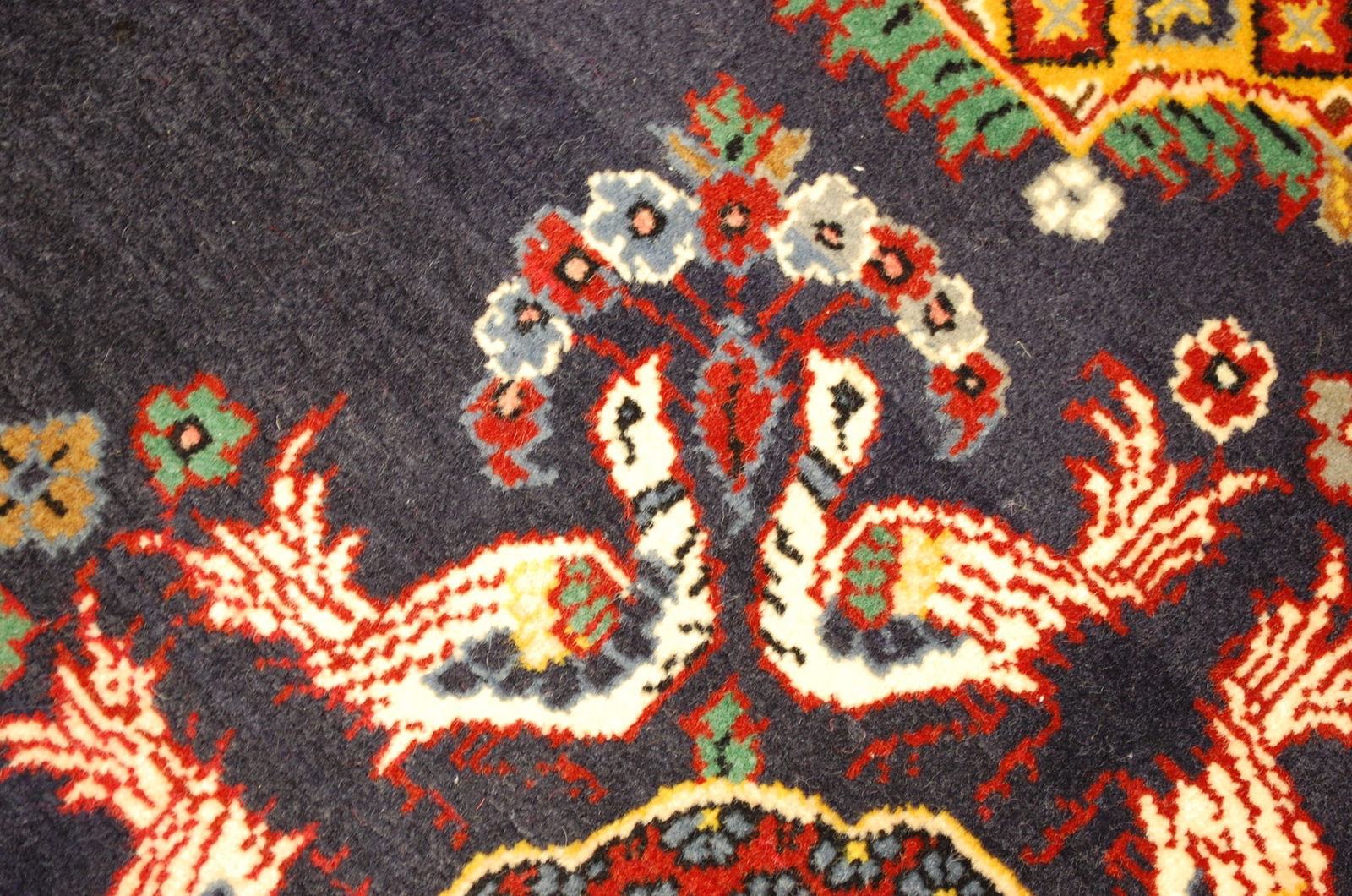 PERSIAN KESHAN RUG 2'3"x3'3" - 8