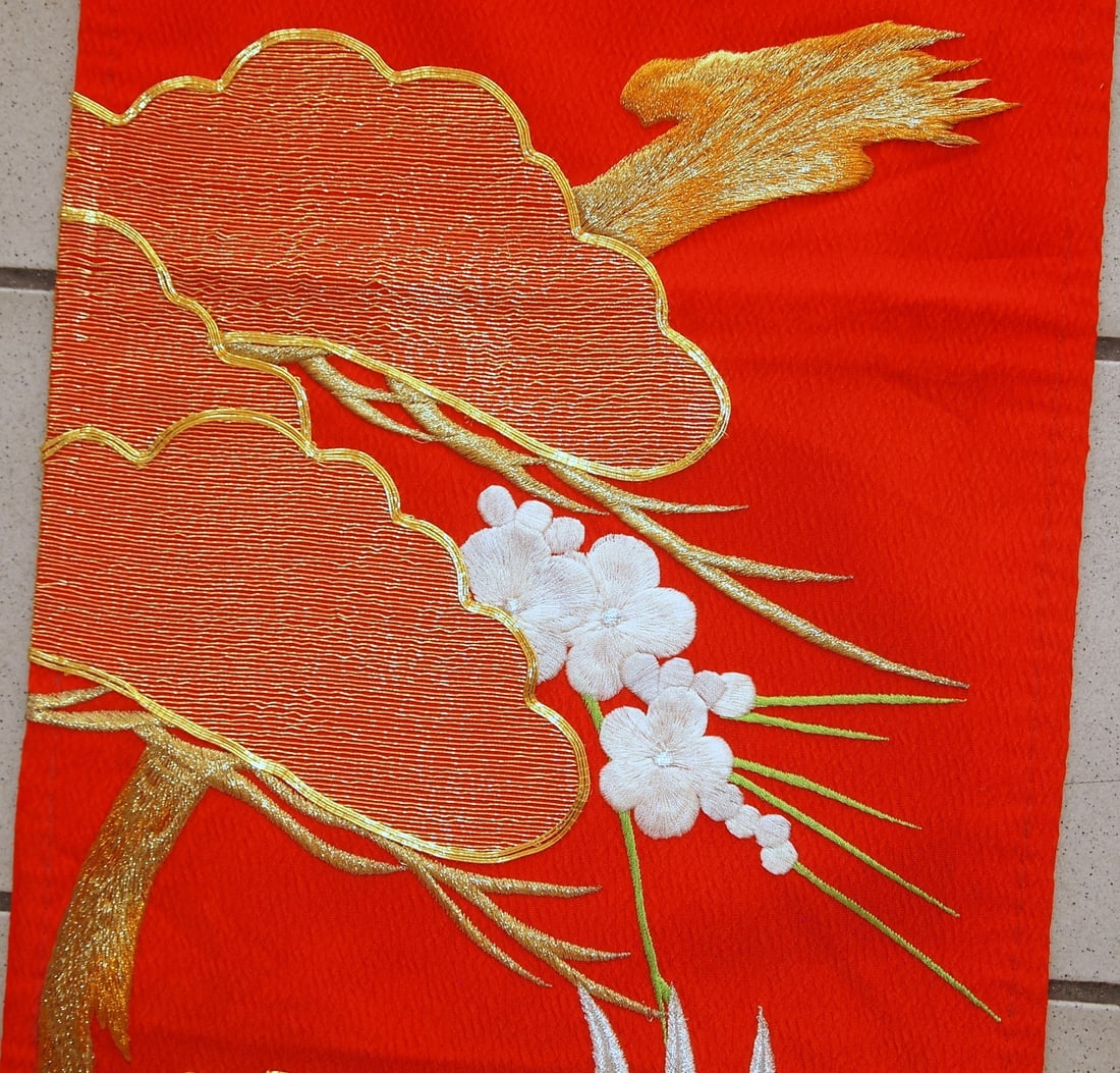 Handmade vintage Japanese silk wall embroidery 1' x 6.9' (32cm x 213cm) 1980s - 9